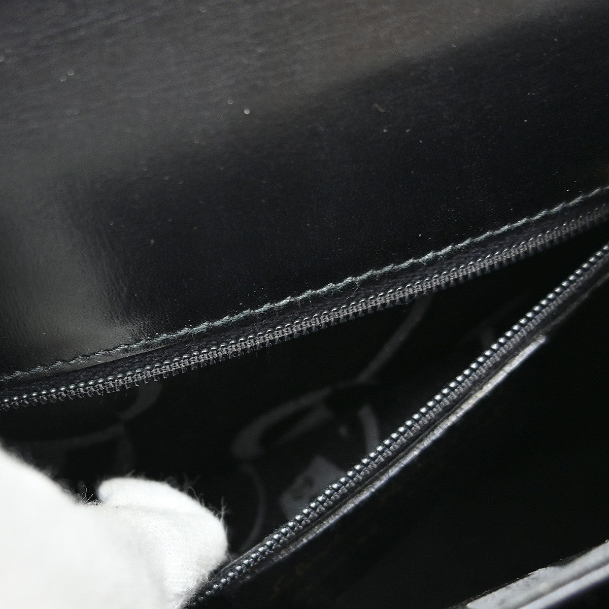 Salvatore Ferragamo Gancini Convertible Top Handle Leather Black Leather Handbag (Pre-Owned)