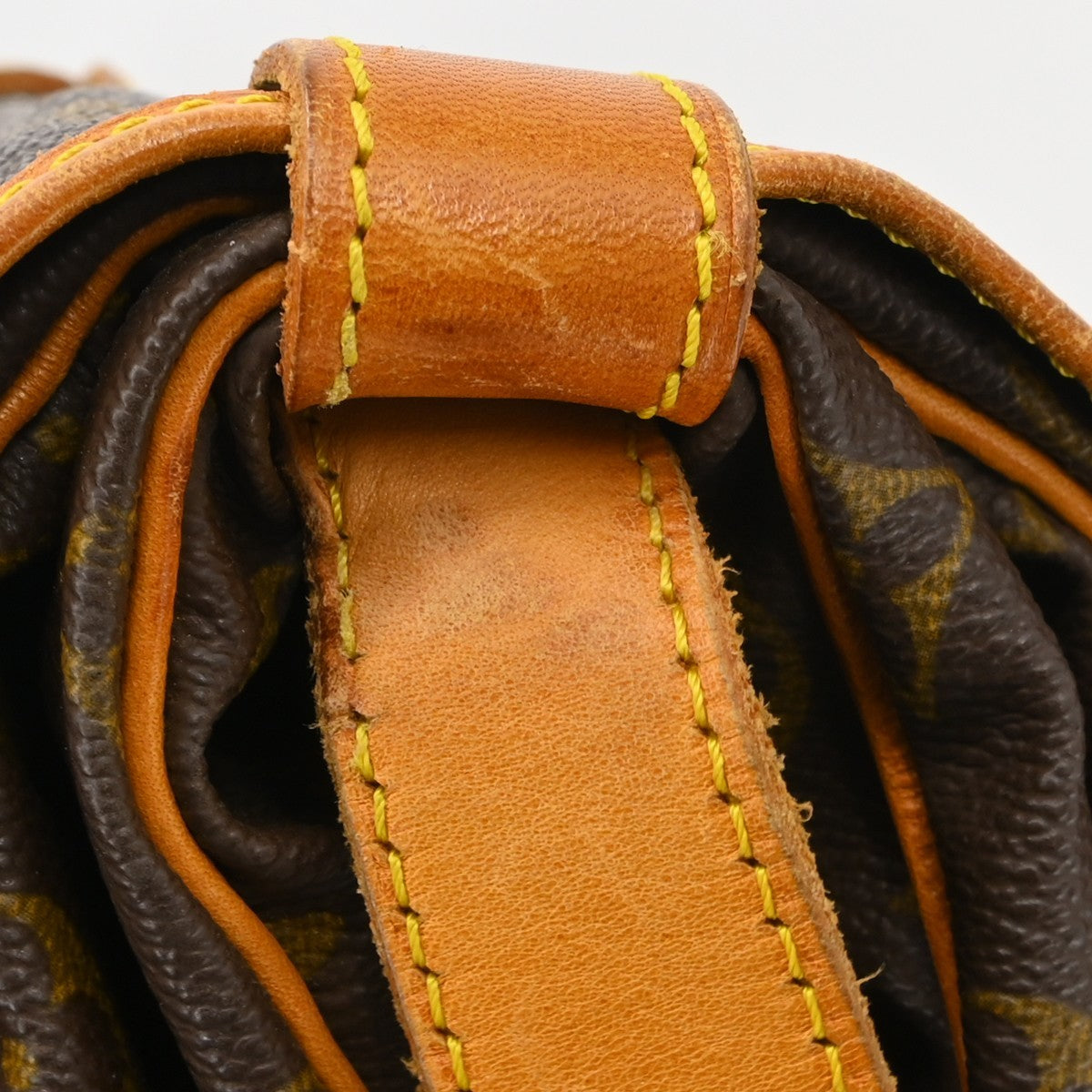 Louis Vuitton Saumur Monogram Canvas Brown Canvas Shoulder Bag Bag (Pre-Owned)