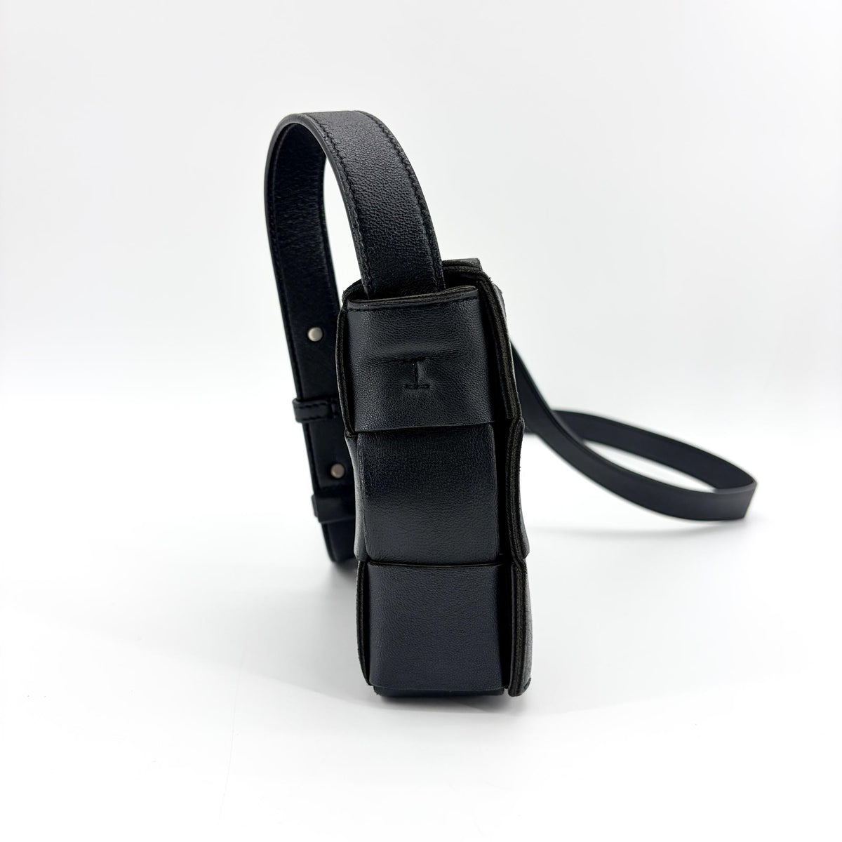 Bottega Veneta Cassette Maxi Intrecciato Patent Black Leather Crossbody Bag Bag (Pre-Owned)