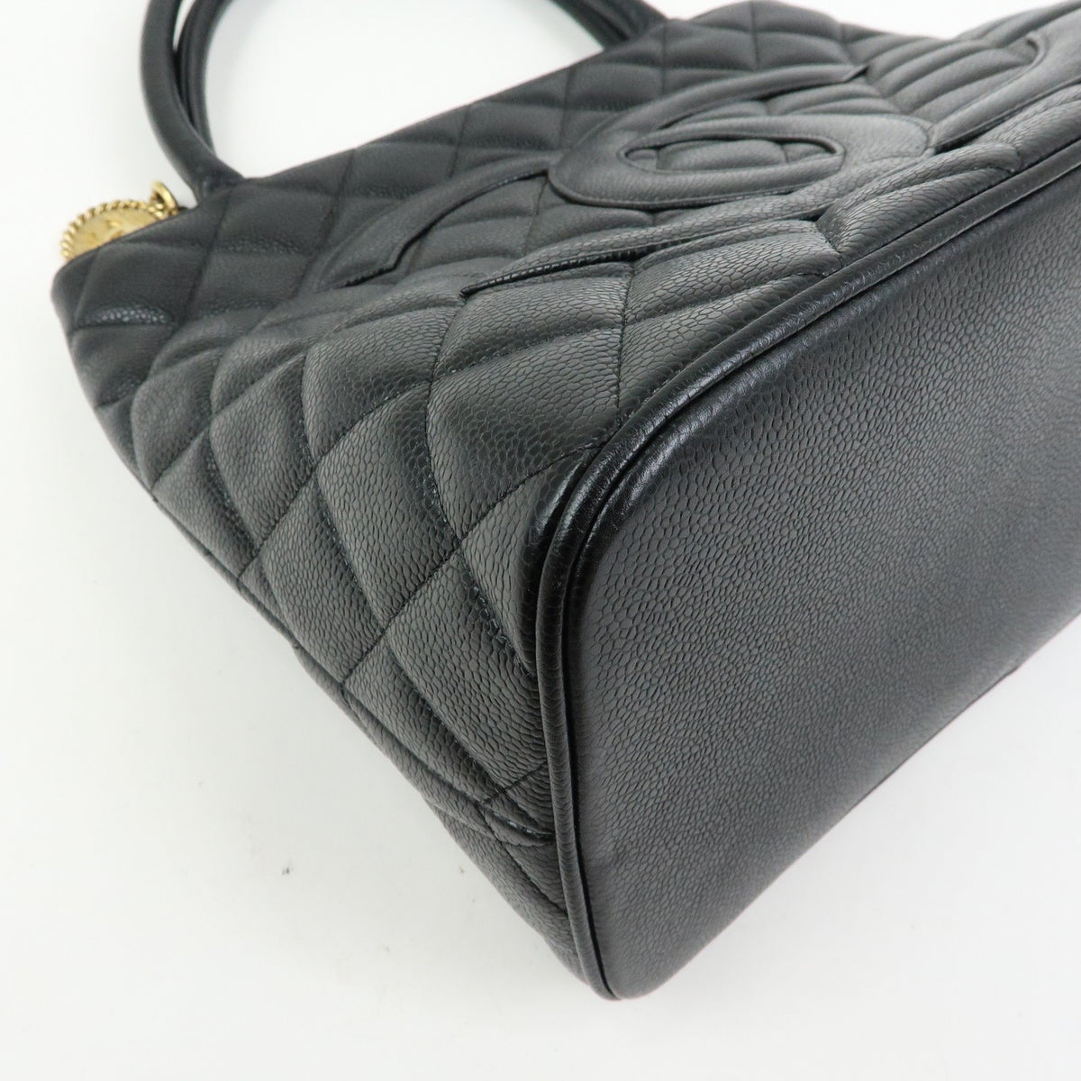 Chanel Medallion Quilted Caviar Black Crocodile_Skin Tote Bag Bag (Pre-Owned)