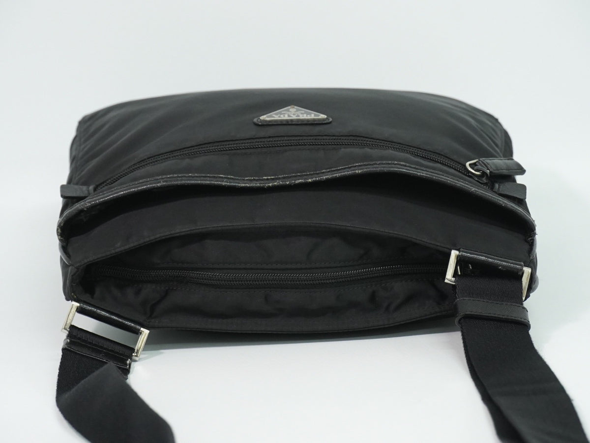 Prada Front Zip Messenger Quilted Tessuto Black Nylon Shoulder Bag Bag (Pre-Owned)