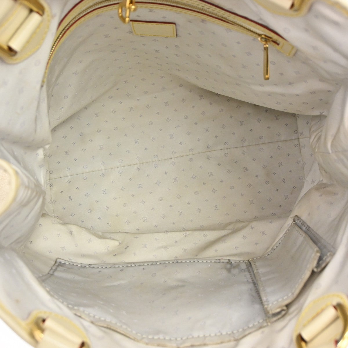 Louis Vuitton Suhali Le Majestueux Leather White Leather Handbag (Pre-Owned)