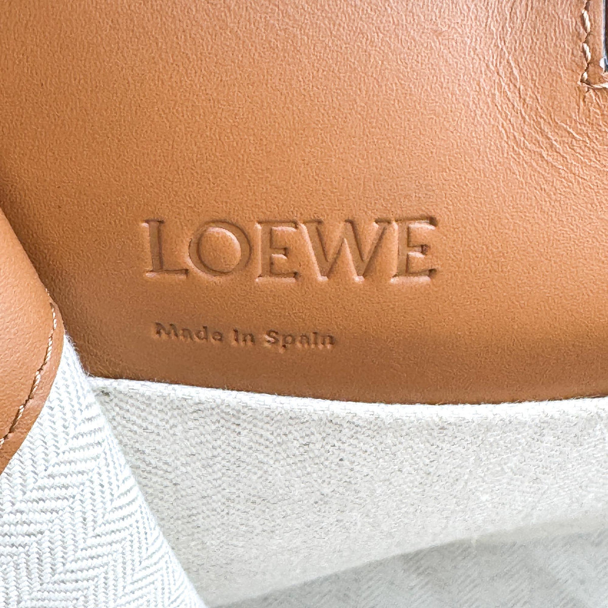 Loewe Cushion Leather Brown Leather Tote Bag Bag (Pre-Owned)