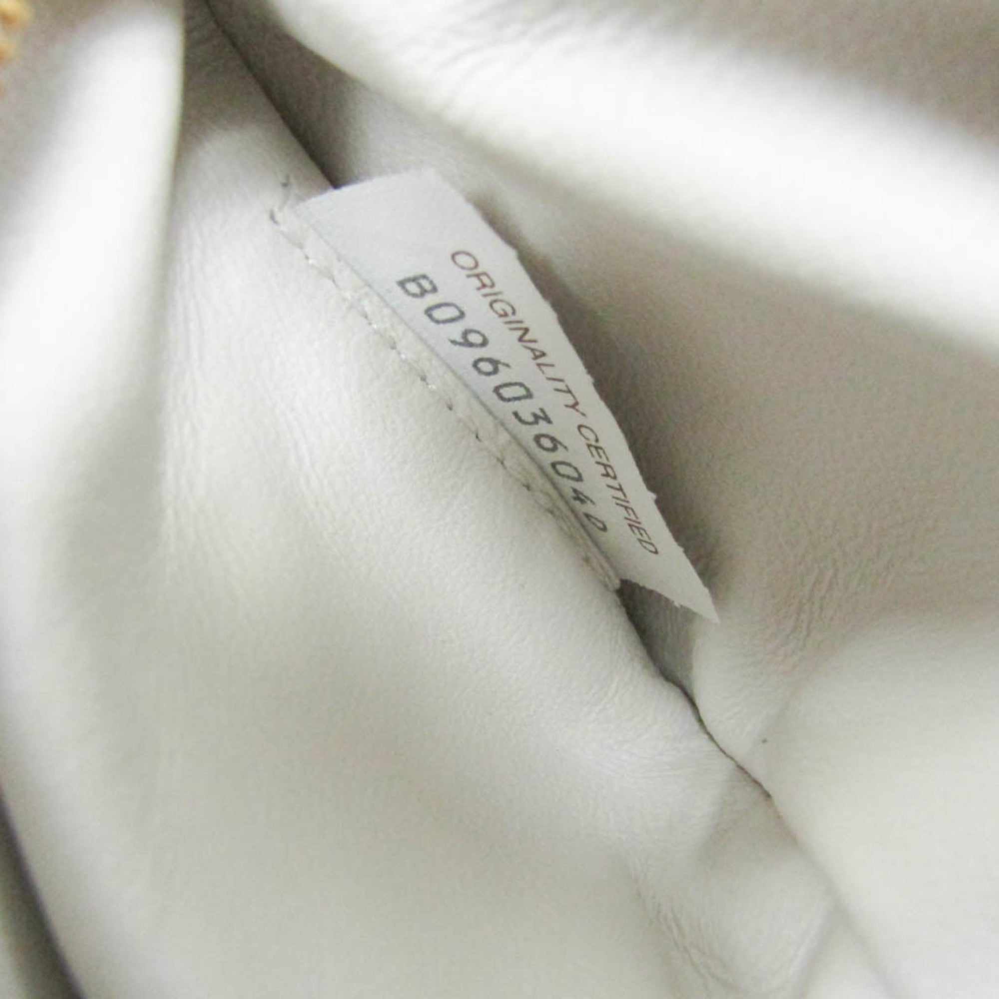 Bottega Veneta Cassette Chain Padded Maxi Intrecciato Leather White Leather Shoulder Bag Bag (Pre-Owned)