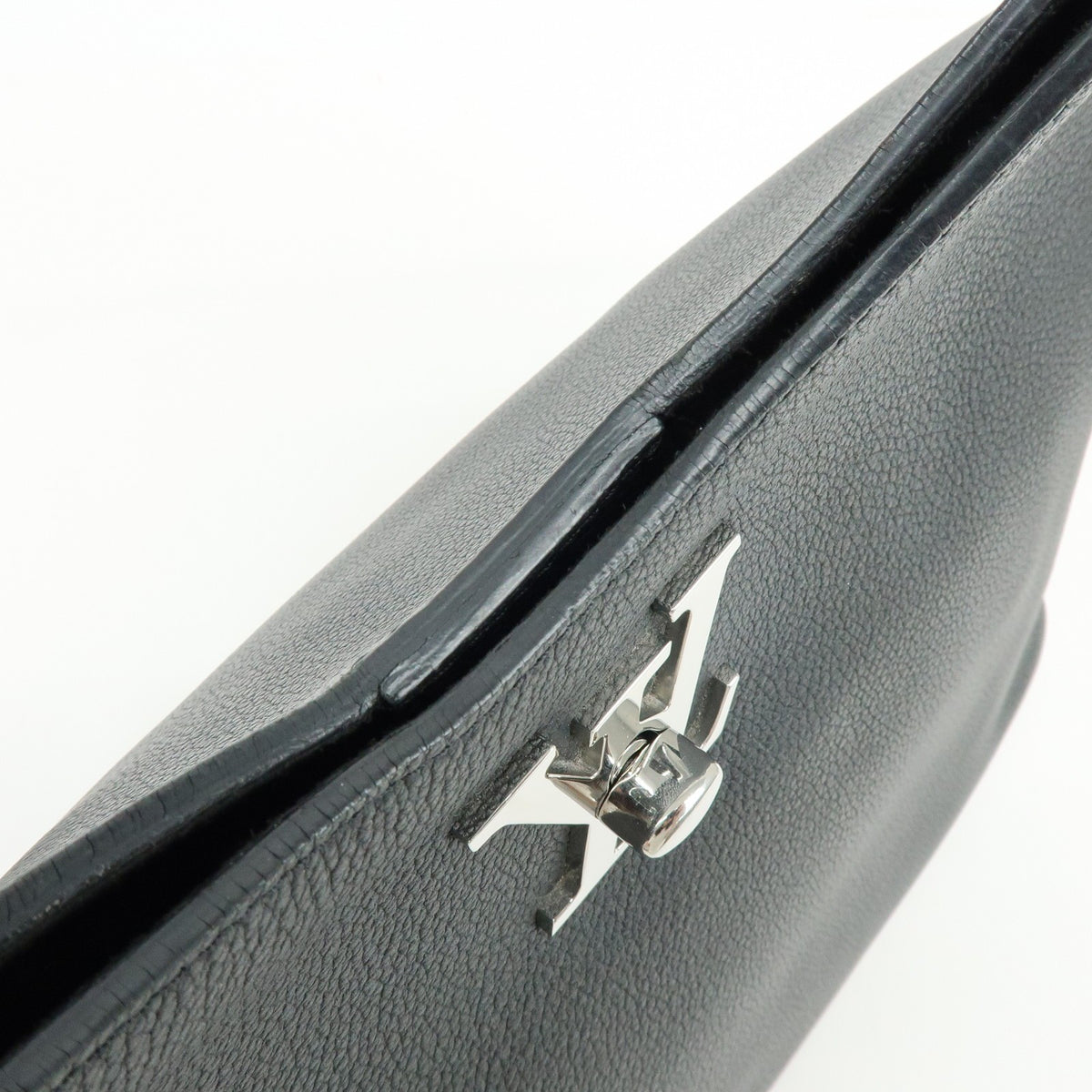 Louis Vuitton Lockme Hobo Leather Black Leather Shoulder Bag Bag (Pre-Owned)