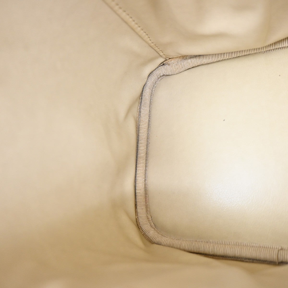 Chanel Vintage Timeless Cosmetic Case Caviar Yellow Leather Clutche & Pouche Bag (Pre-Owned)
