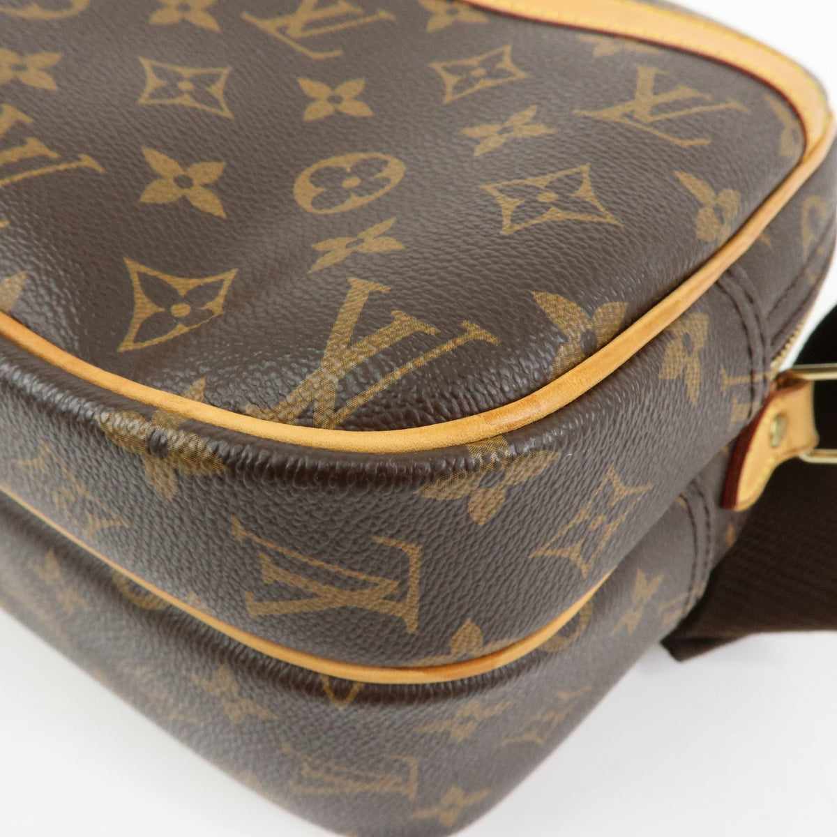 Louis Vuitton Reporter Monogram Canvas Brown Canvas Shoulder Bag Bag (Pre-Owned)