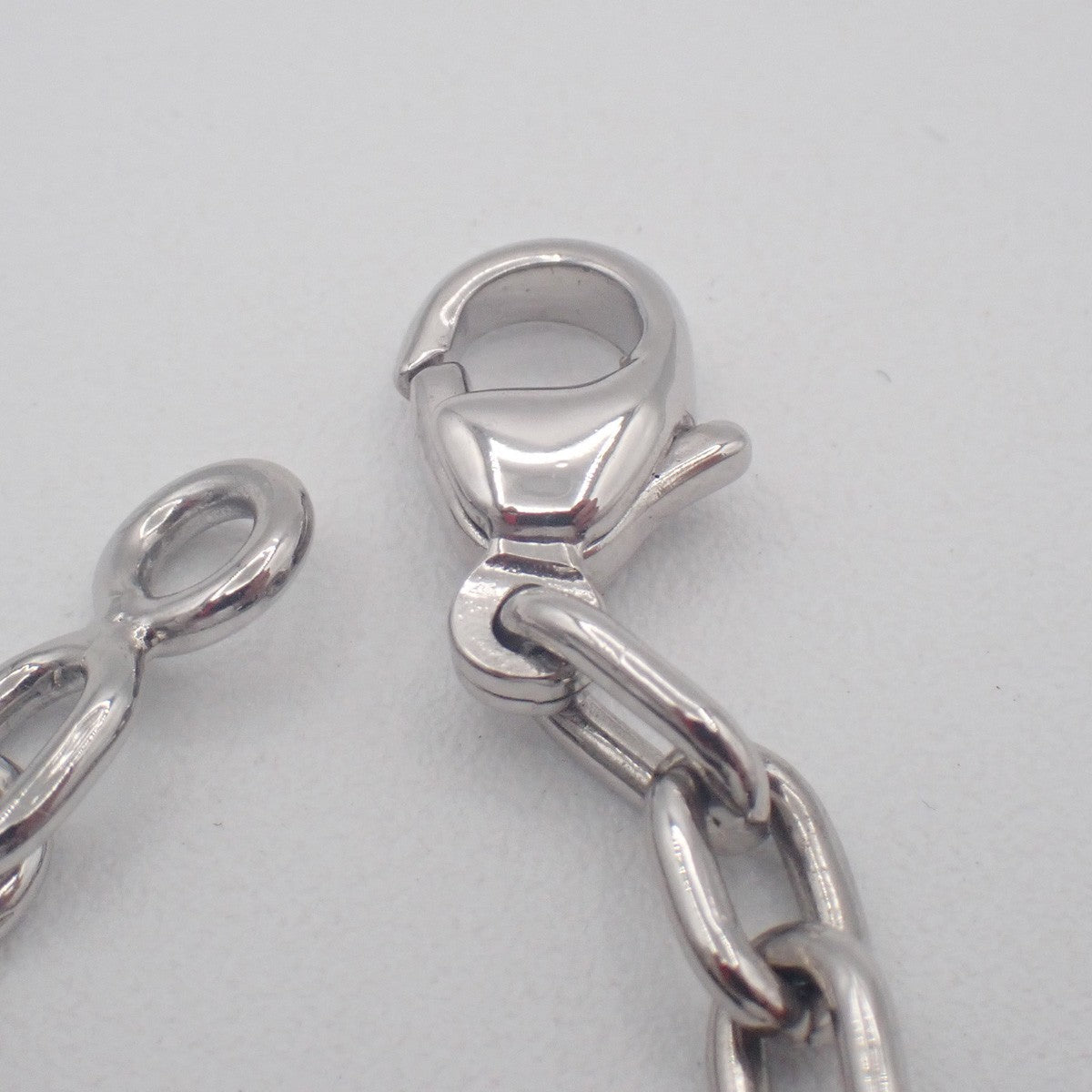 Cartier 2C Silver Silver Silver Charms And Keychains Accessory (Pre-Owned)
