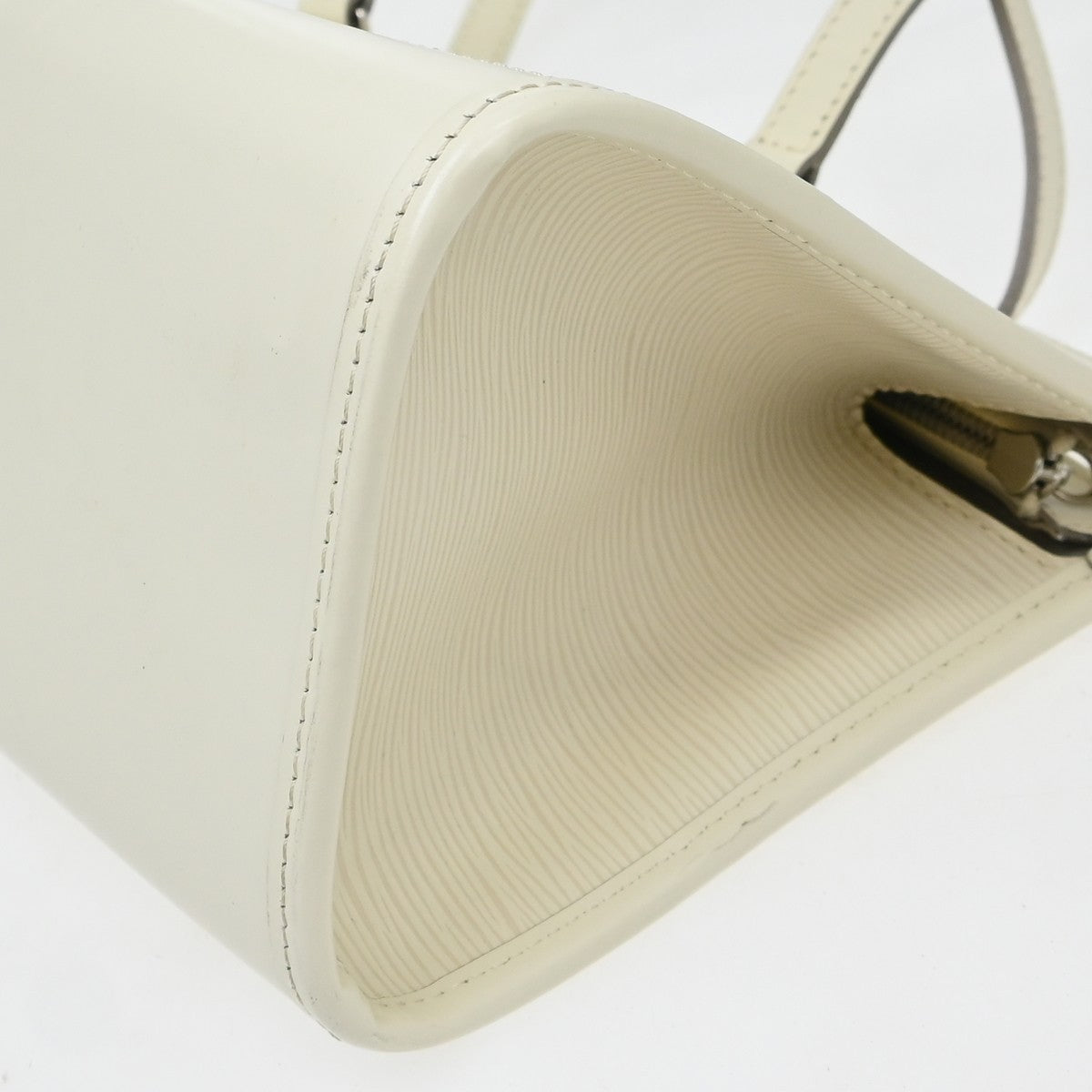 Louis Vuitton Madeleine Epi Leather White Leather Shoulder Bag Bag (Pre-Owned)