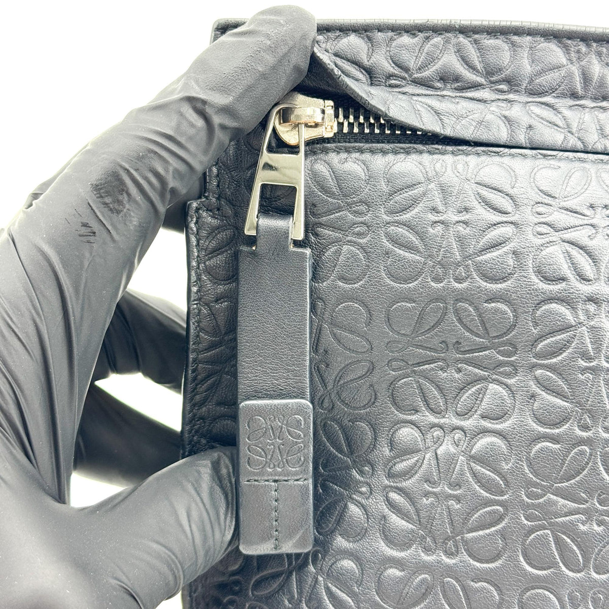 Loewe T Pouch Anagram Embossed Patent Black Leather Clutche & Pouche Bag (Pre-Owned)