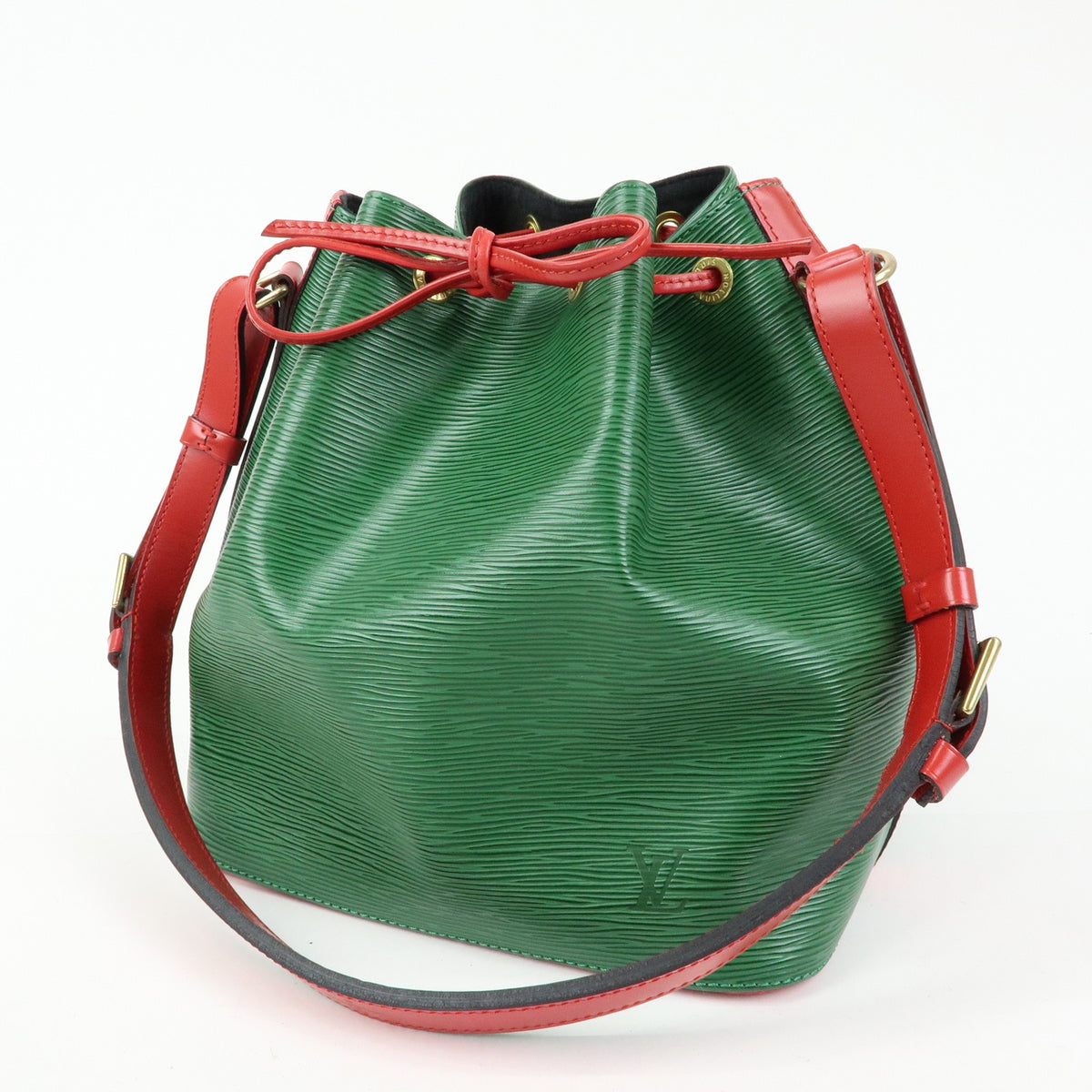 Louis Vuitton Bicolor Petit Noe Epi Leather Green Leather Handbag (Pre-Owned)