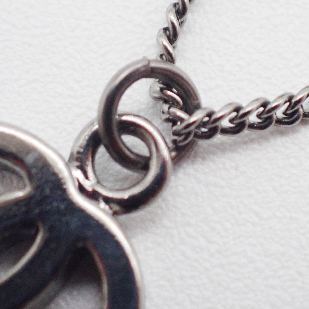 Chanel Cc Flower Ladybug Silver Plated And Acrylic Silver Metal Necklace Jewelry (Pre-Owned)