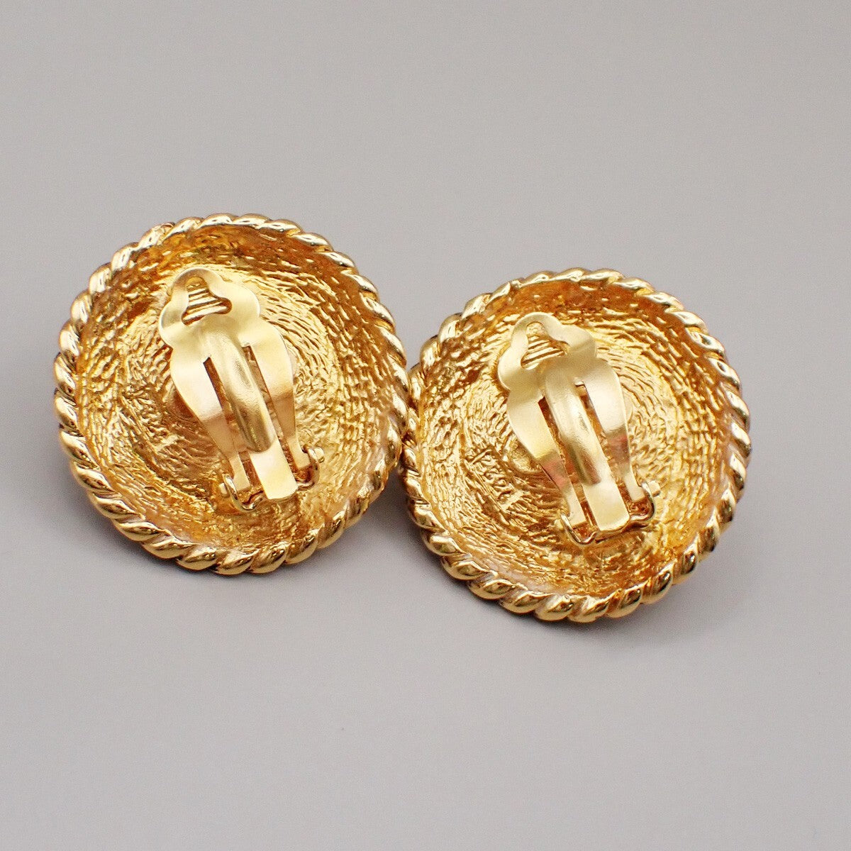 Chanel Vintage Round Chain Clip-On Metal With Faux Pearl Gold Gold_Plated Earrings Jewelry (Pre-Owned)