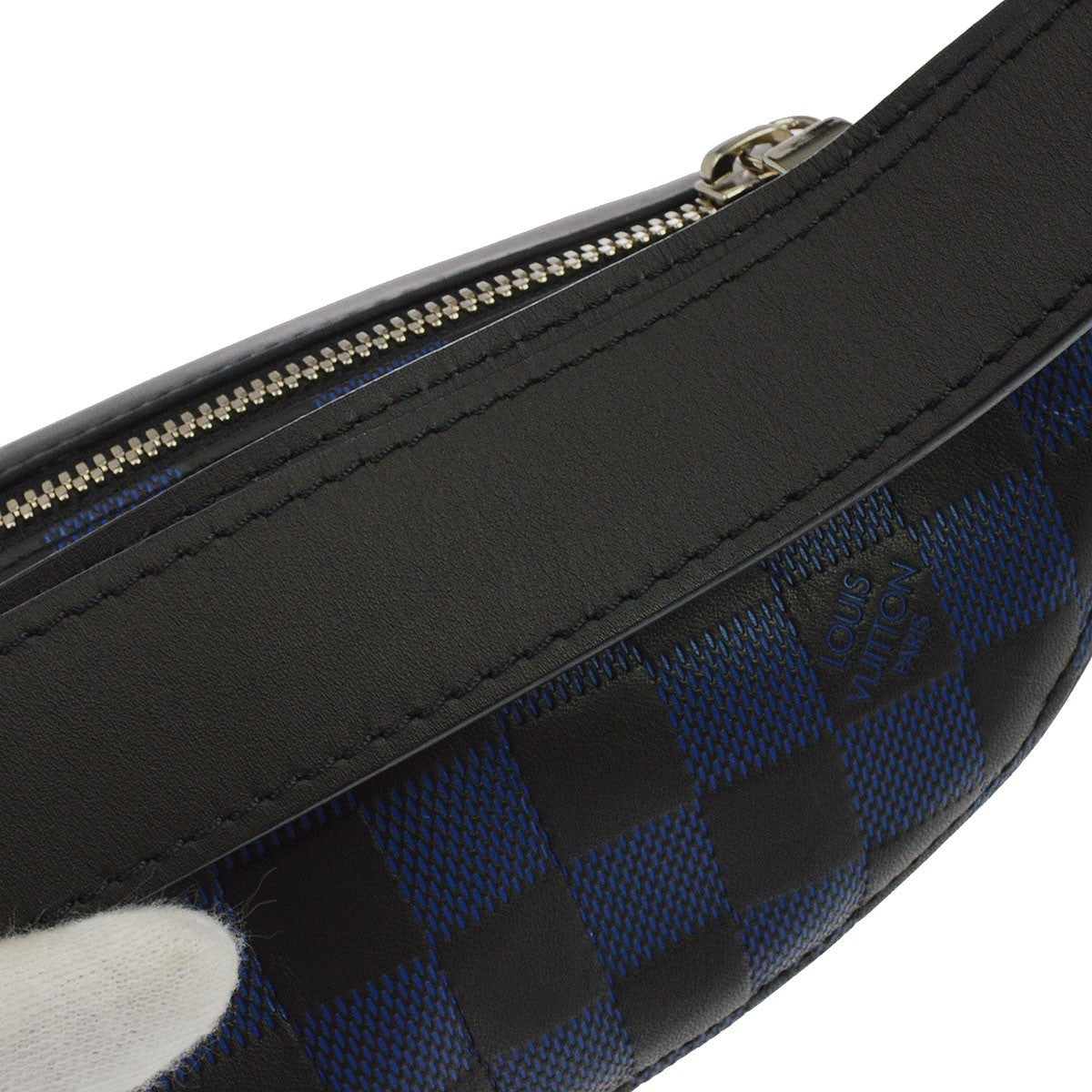 Louis Vuitton Campus Bumbag Damier Infini 3D Leather Black Leather Crossbody Bag Bag (Pre-Owned)