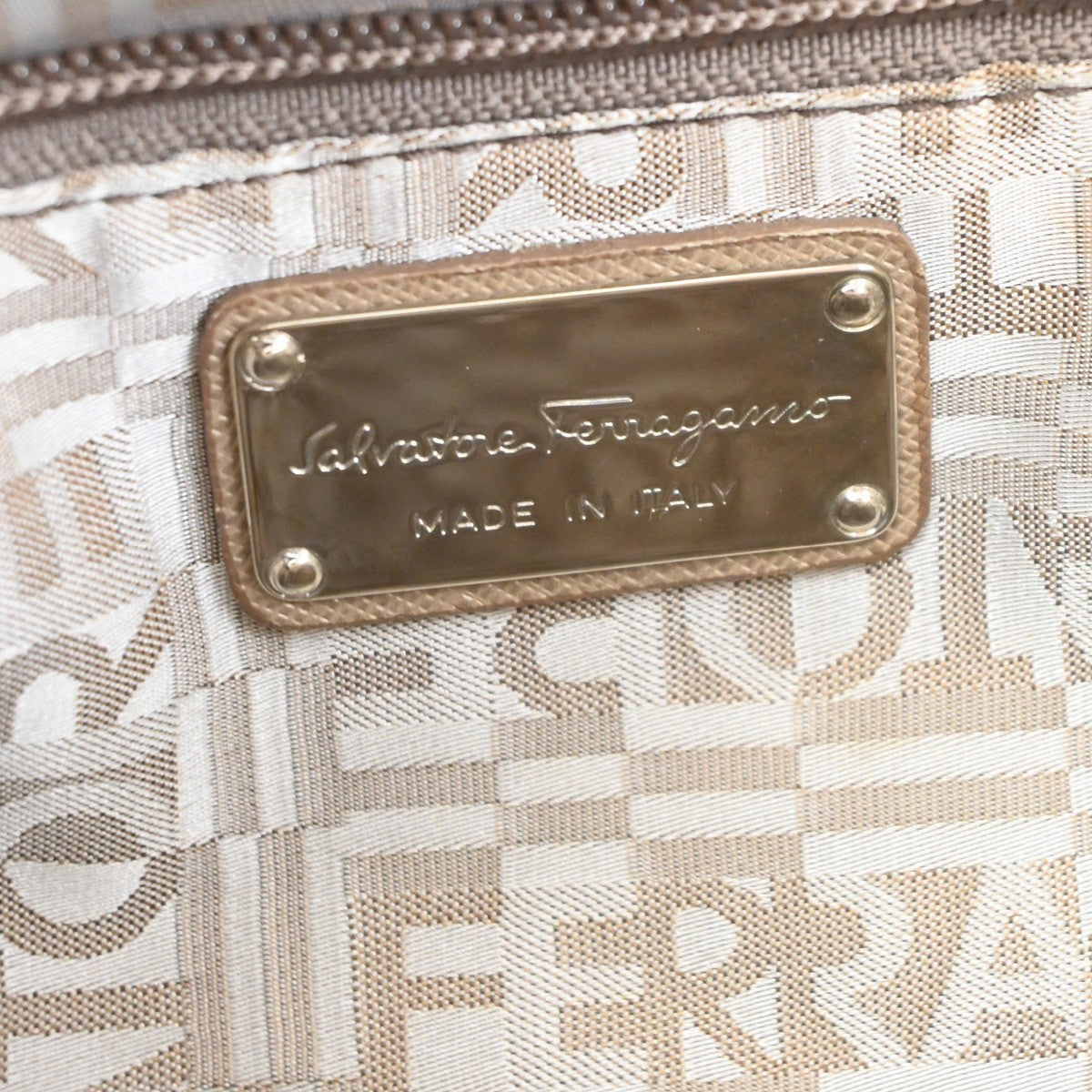 Salvatore Ferragamo Gancini Leather Beige Leather Handbag (Pre-Owned)