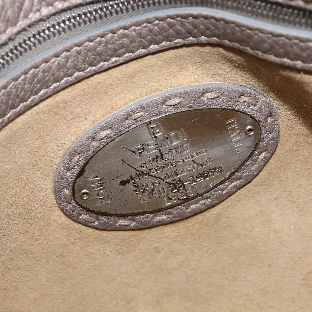 Fendi Selleria Baguette Leather Beige Leather Handbag (Pre-Owned)