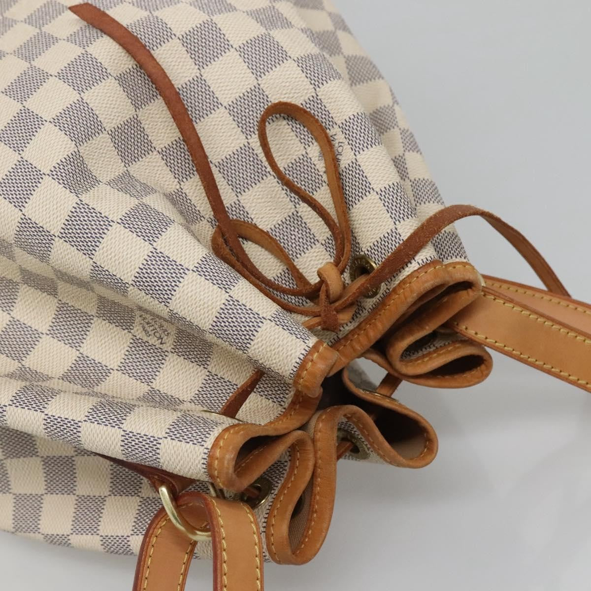 Louis Vuitton Noe Damier Ebene White Canvas Shoulder Bag Bag (Pre-Owned)