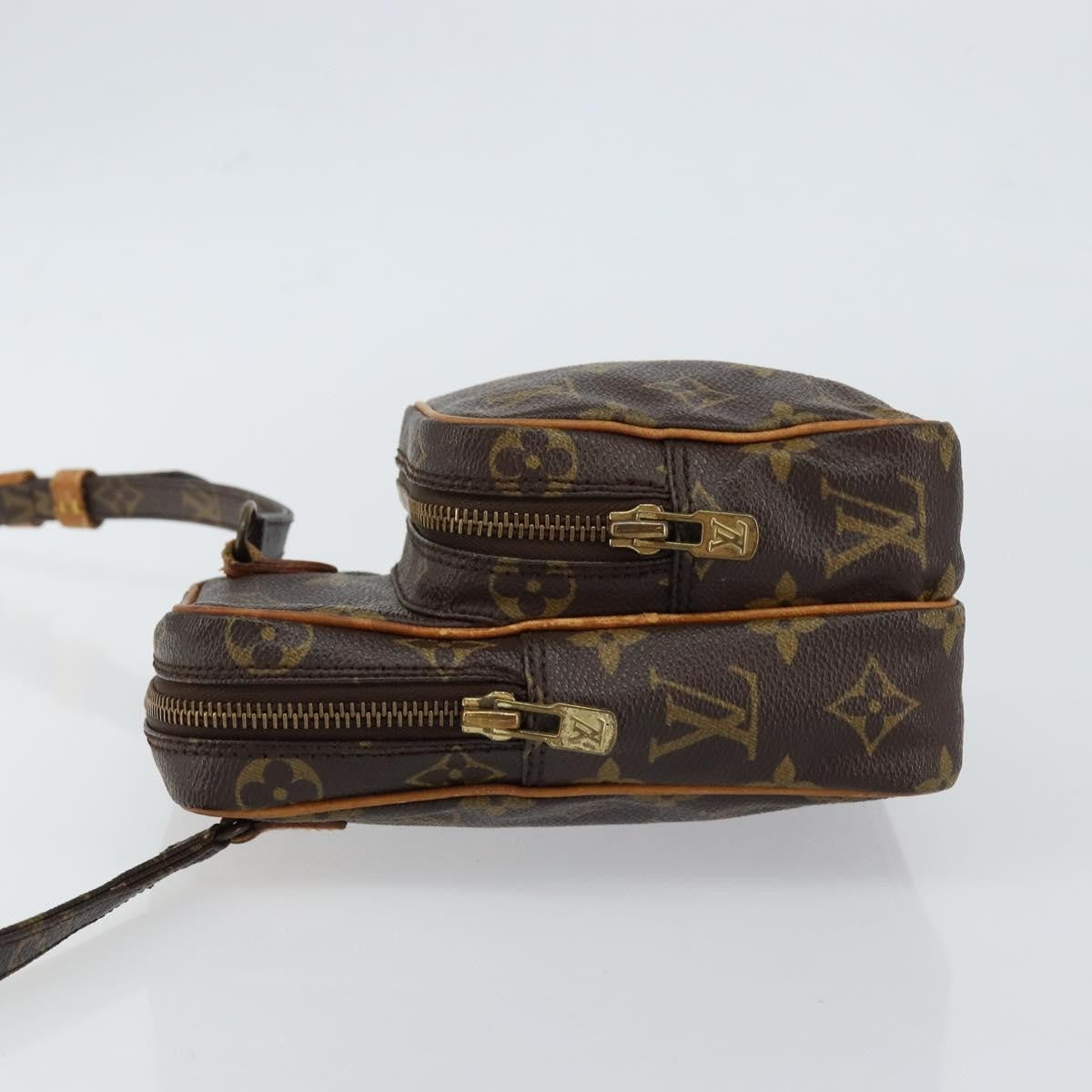 Louis Vuitton Amazone Monogram Canvas Brown Canvas Shoulder Bag Bag (Pre-Owned)