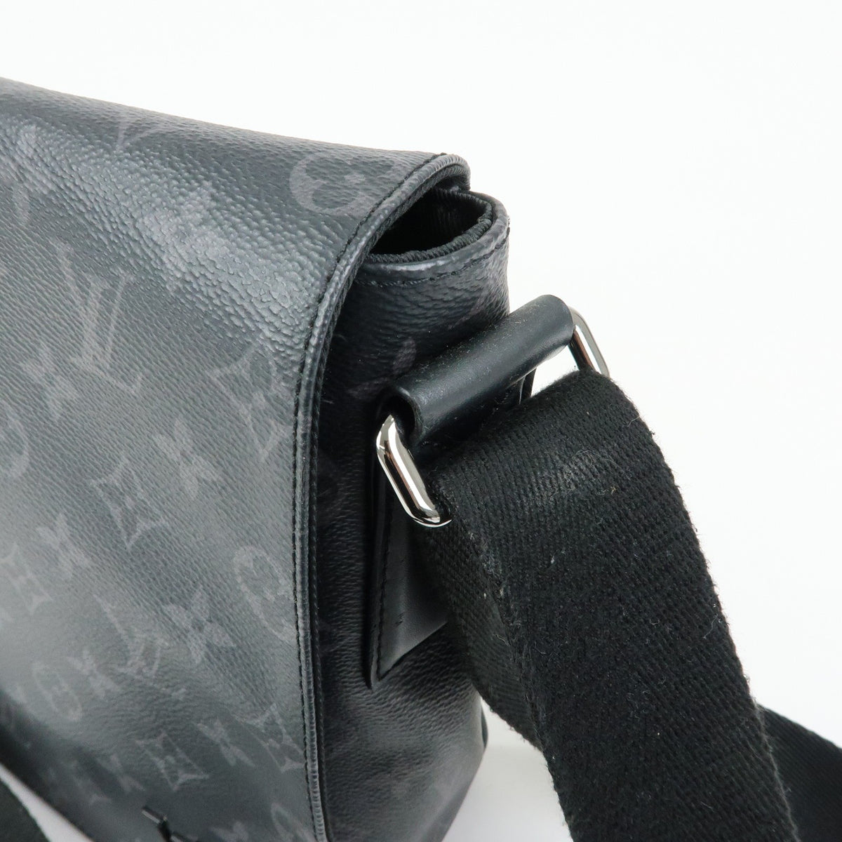 Louis Vuitton District Messenger Monogram Eclipse Canvas Gray Canvas Handbag (Pre-Owned)