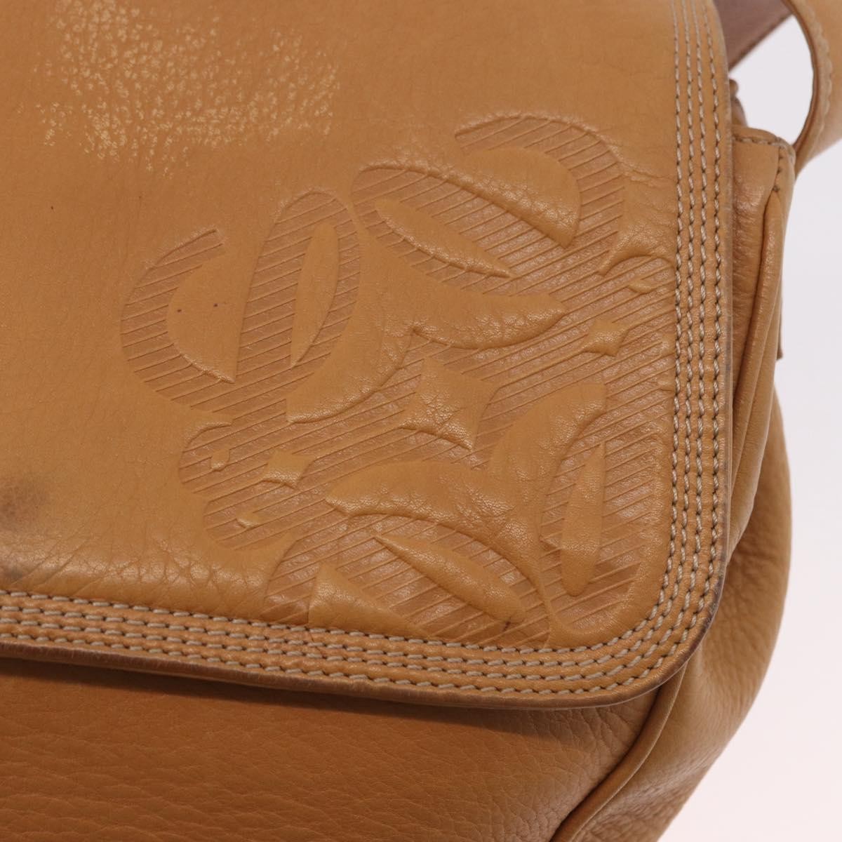 Loewe Anagram Leather Beige Leather Shoulder Bag Bag (Pre-Owned)