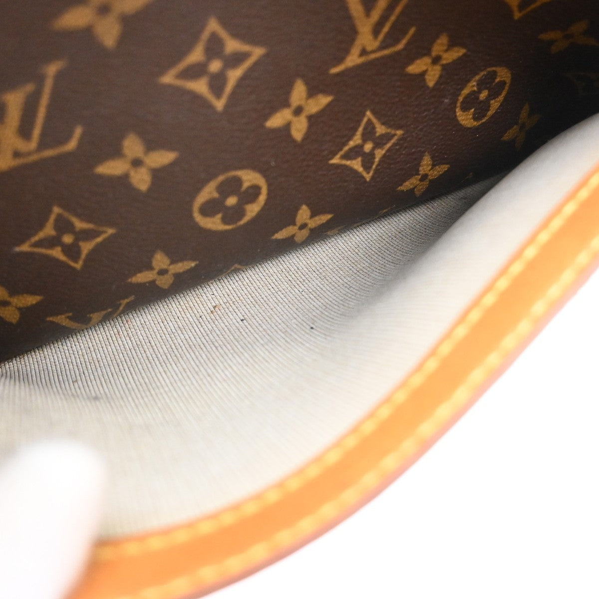 Louis Vuitton Reporter Monogram Canvas Brown Canvas Shoulder Bag Bag (Pre-Owned)
