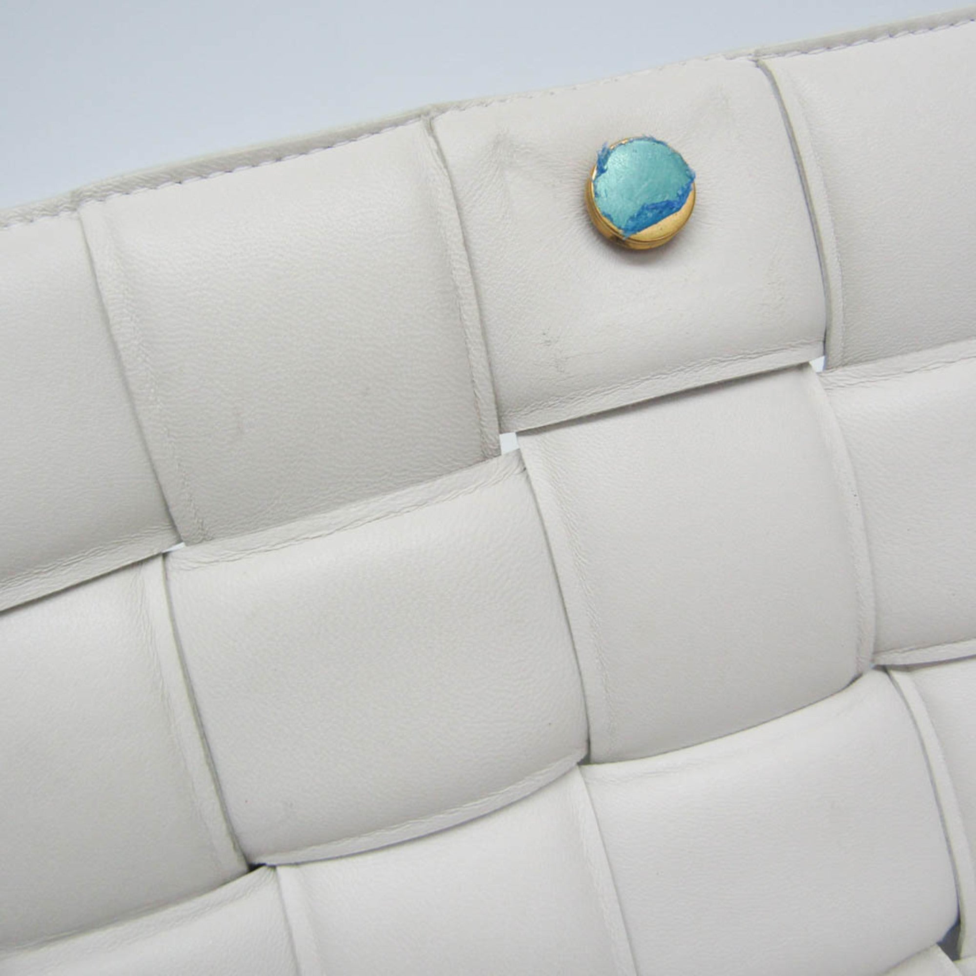 Bottega Veneta Cassette Chain Padded Maxi Intrecciato Leather White Leather Shoulder Bag Bag (Pre-Owned)