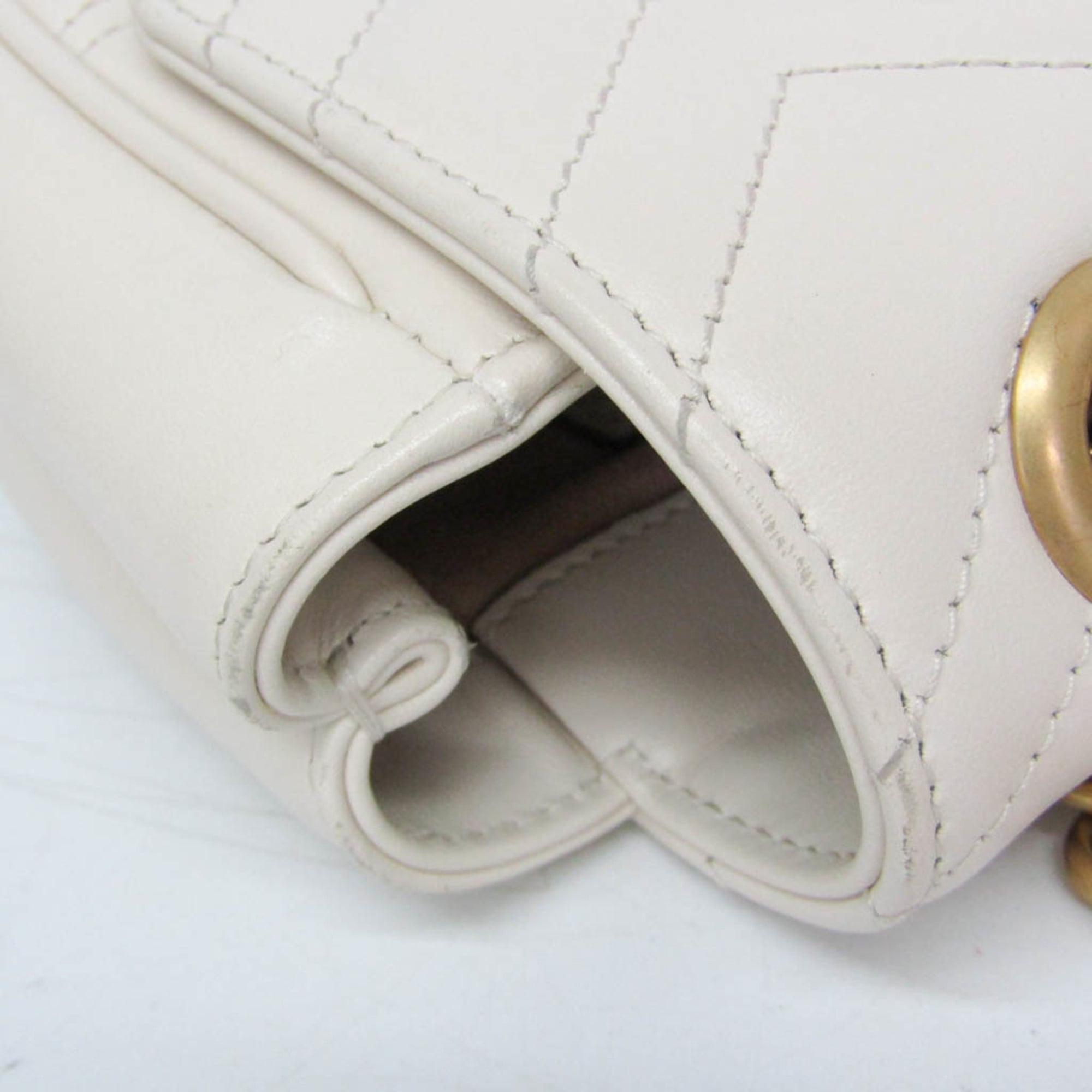 Gucci Gg Marmont Square Flap Matelasse Leather White Leather Shoulder Bag Bag (Pre-Owned)