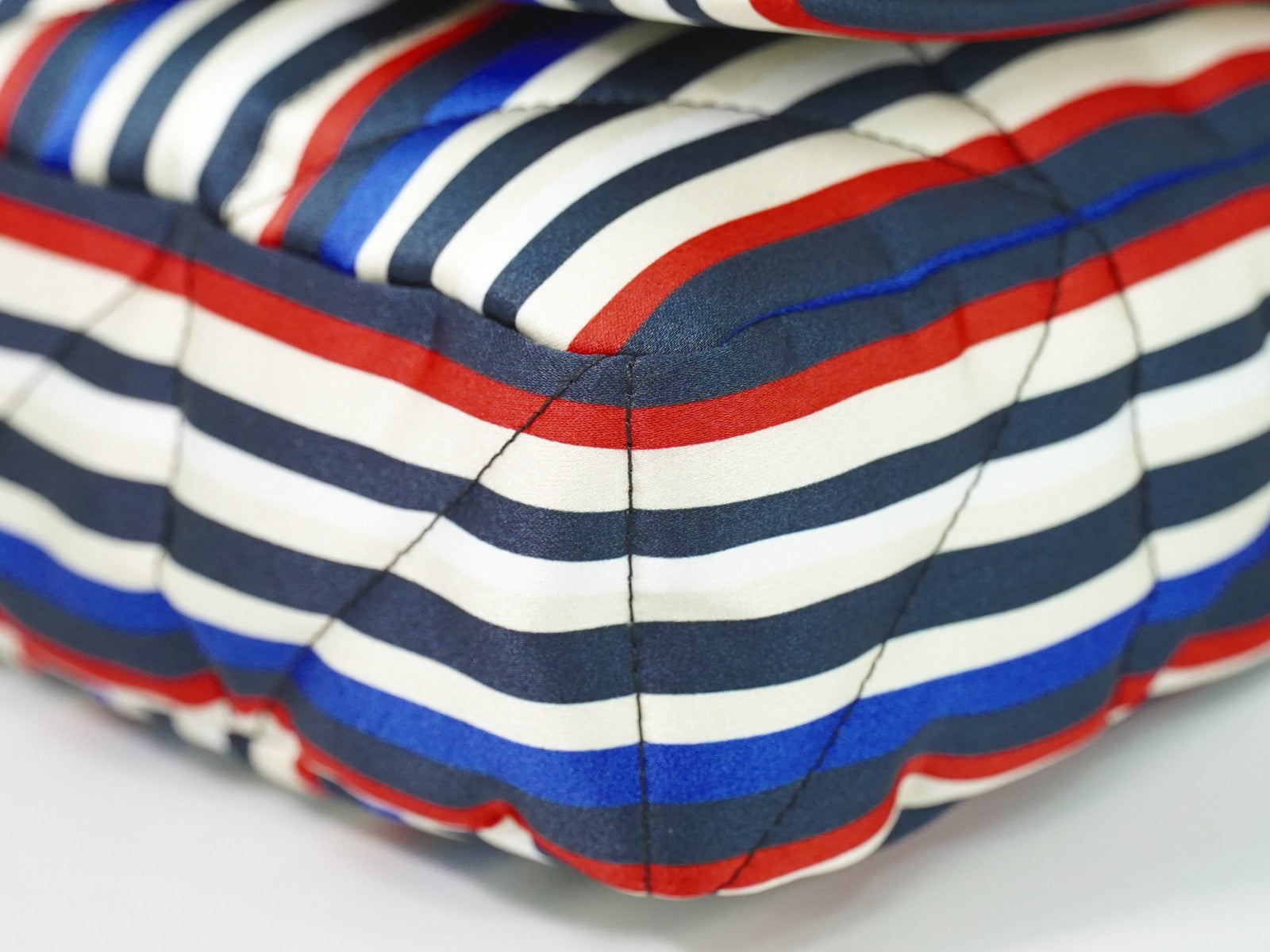 Saint Laurent Jamie Flap Quilted Printed Silk Multicolour Silk Shoulder Bag Bag (Pre-Owned)