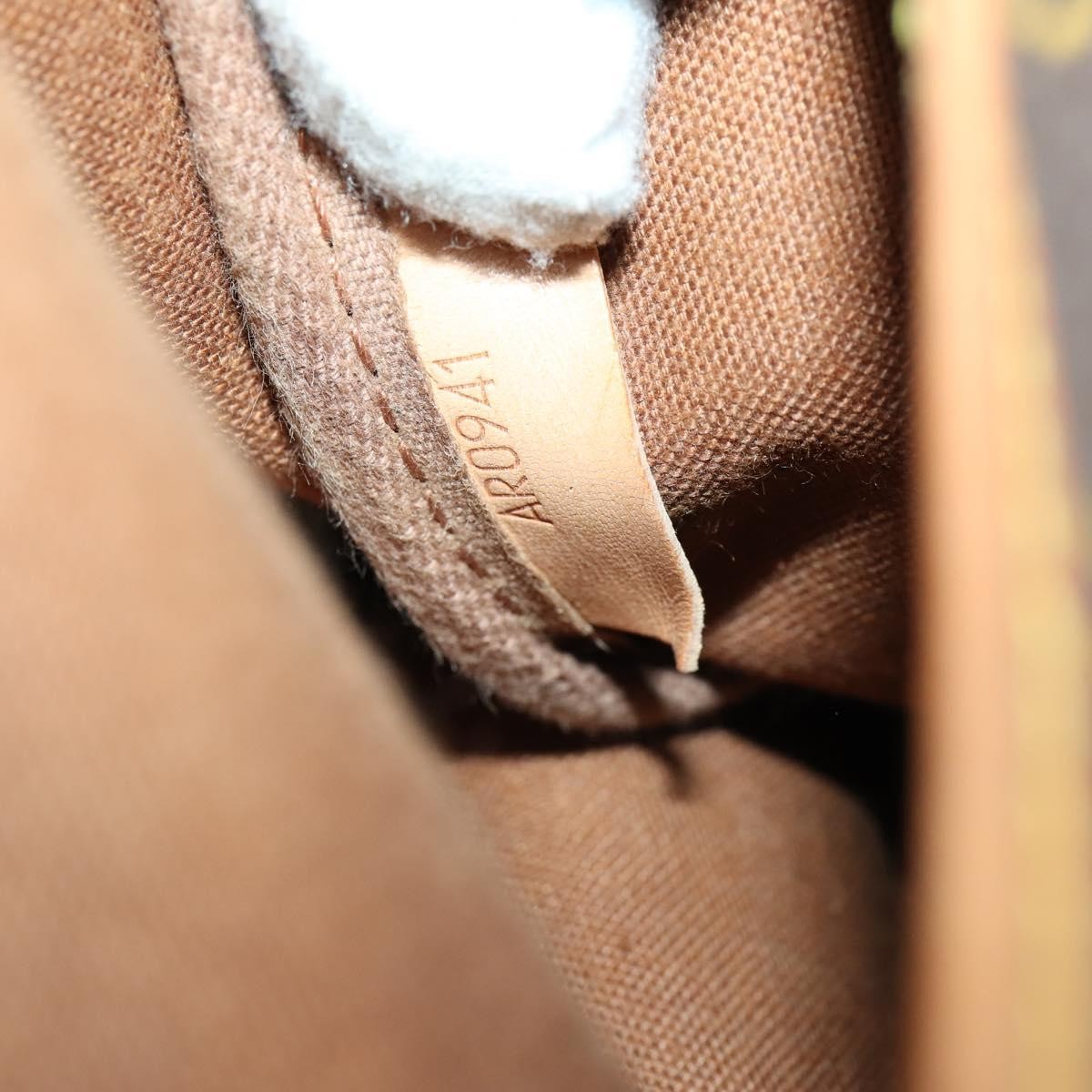 Louis Vuitton Saumur Monogram Canvas Brown Canvas Shoulder Bag Bag (Pre-Owned)