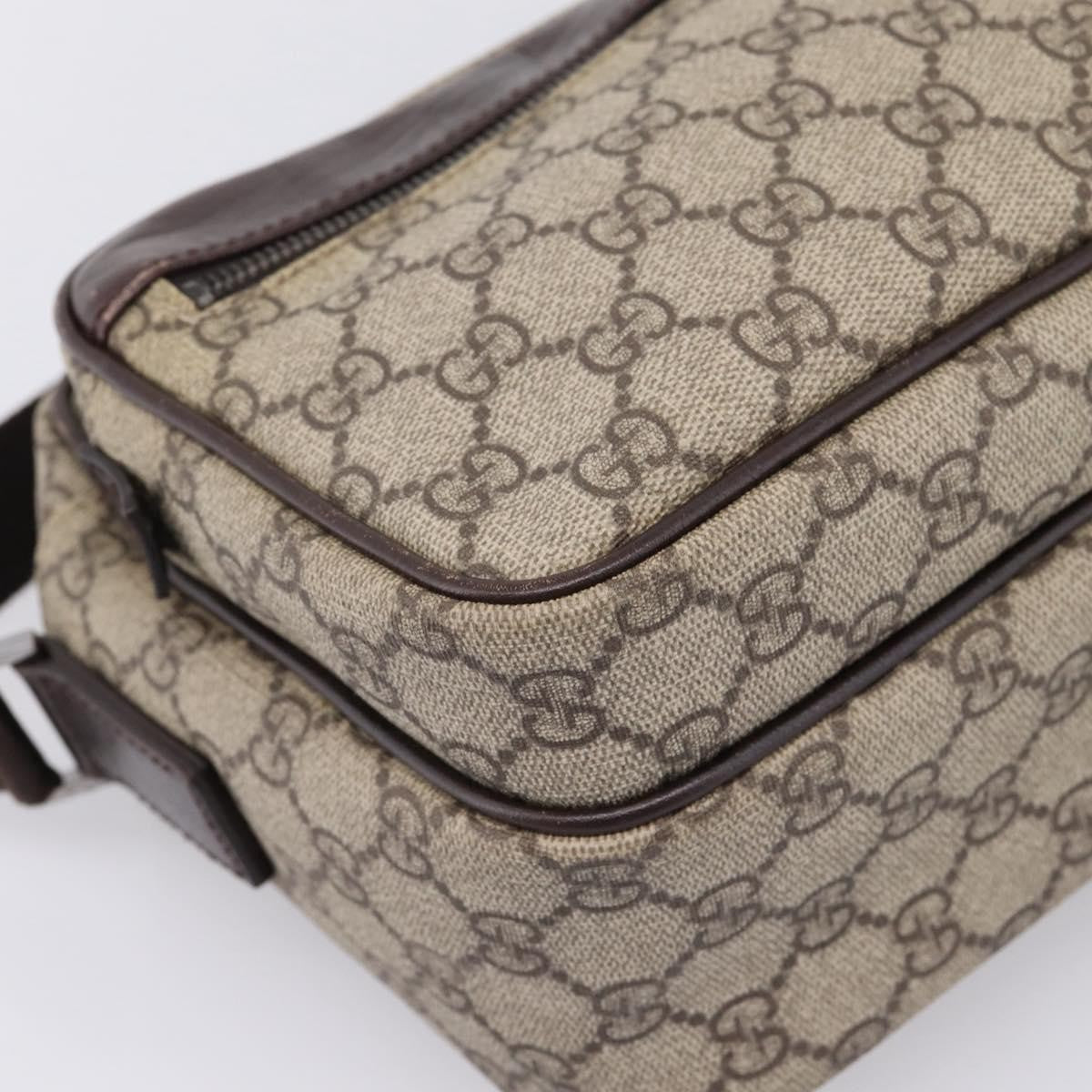 Gucci Front Zip Pocket Messenger Gg Coated Canvas Beige Canvas Shoulder Bag Bag (Pre-Owned)