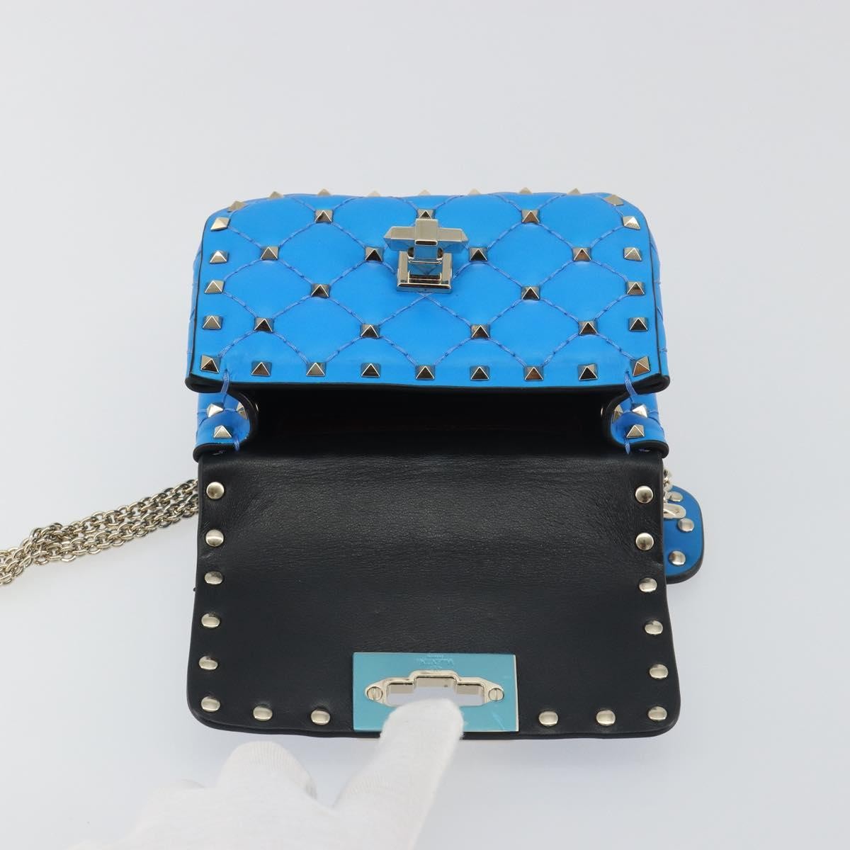 Valentino Garavani Rockstud Spike Flap Quilted Leather Blue Leather Shoulder Bag Bag (Pre-Owned)