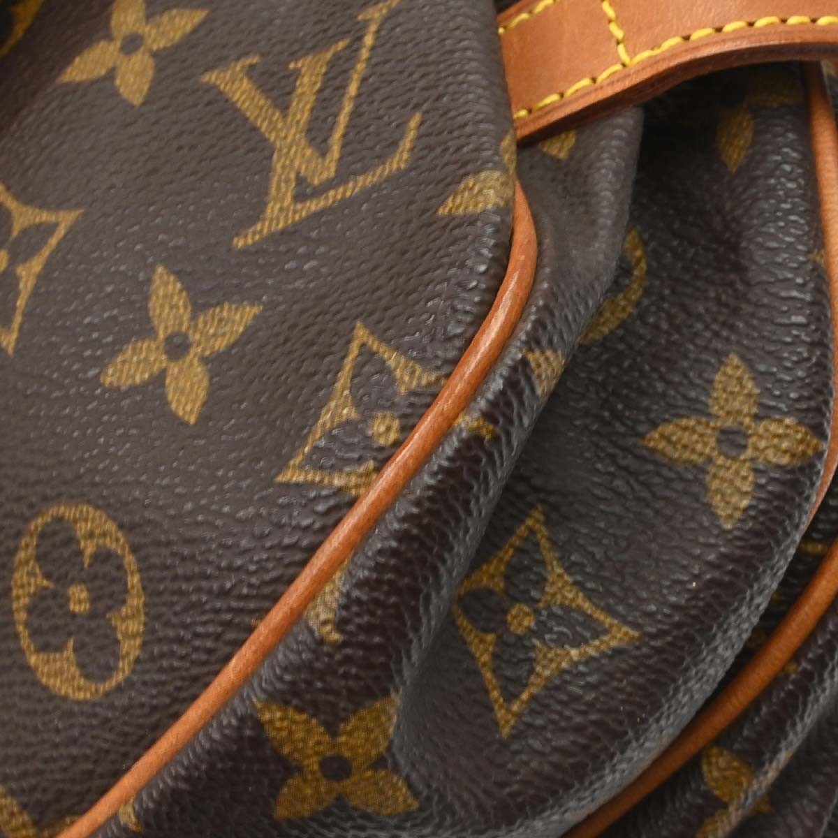 Louis Vuitton Saumur Monogram Canvas Brown Canvas Shoulder Bag Bag (Pre-Owned)