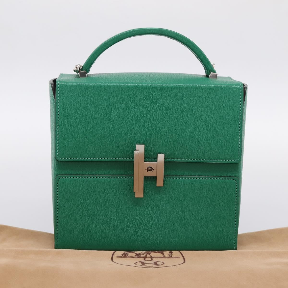Hermes Cinhetic Top Handle Chevre Mysore Green Leather Handbag (Pre-Owned)