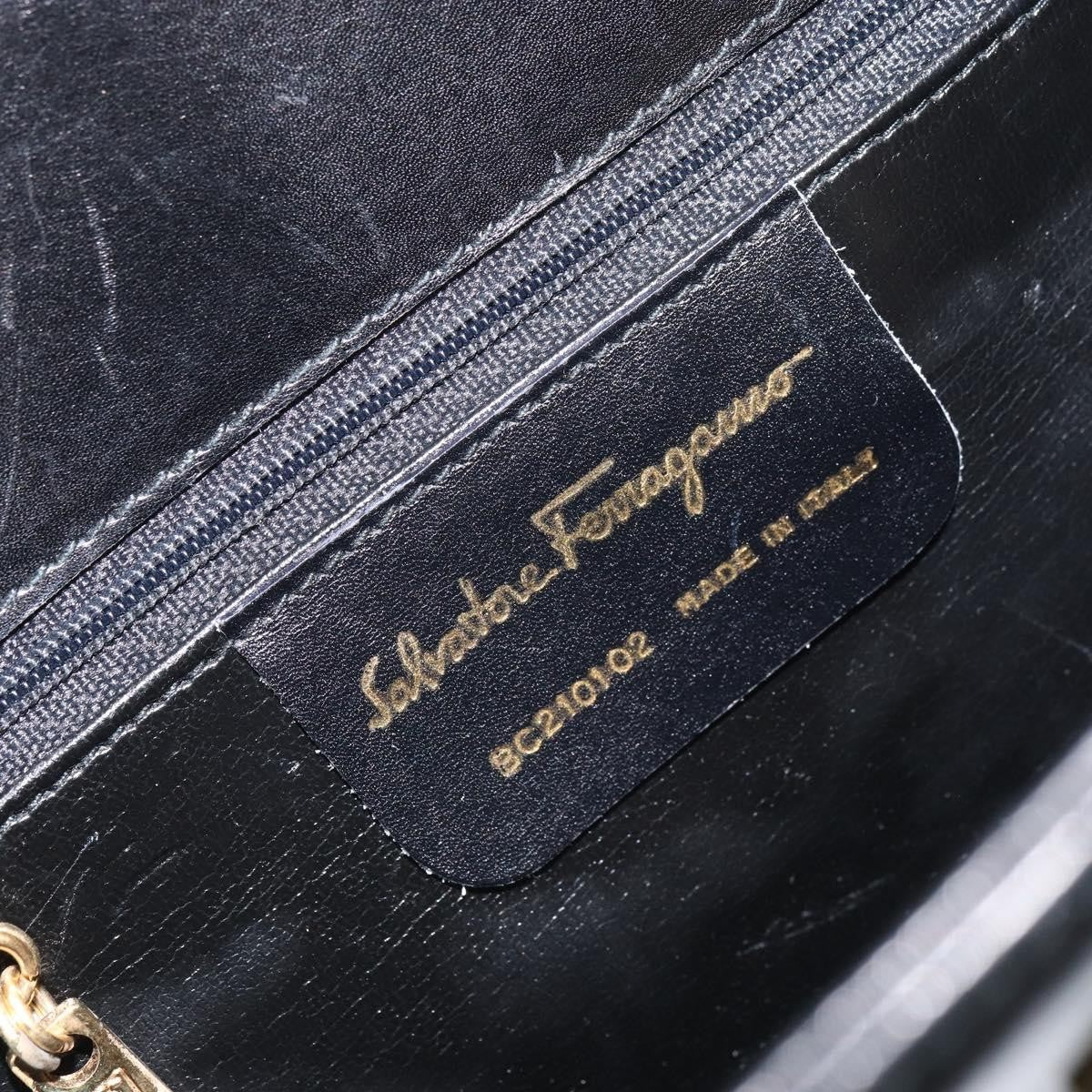 Salvatore Ferragamo Vintage Leather Black Leather Shoulder Bag Bag (Pre-Owned)