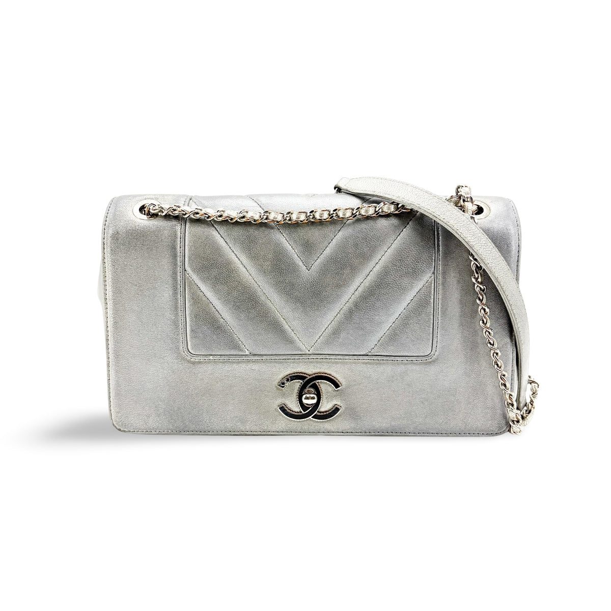 Chanel Mademoiselle Vintage Flap Clutch Chevron Sheepskin Silver Leather Shoulder Bag Bag (Pre-Owned)