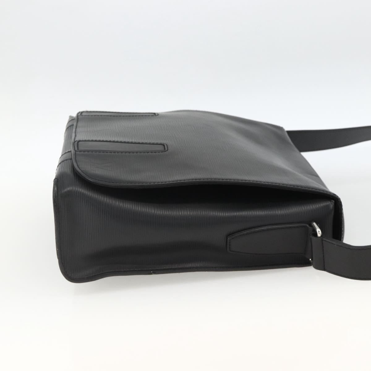 Louis Vuitton Harrington Messenger Epi Leather Black Leather Handbag (Pre-Owned)