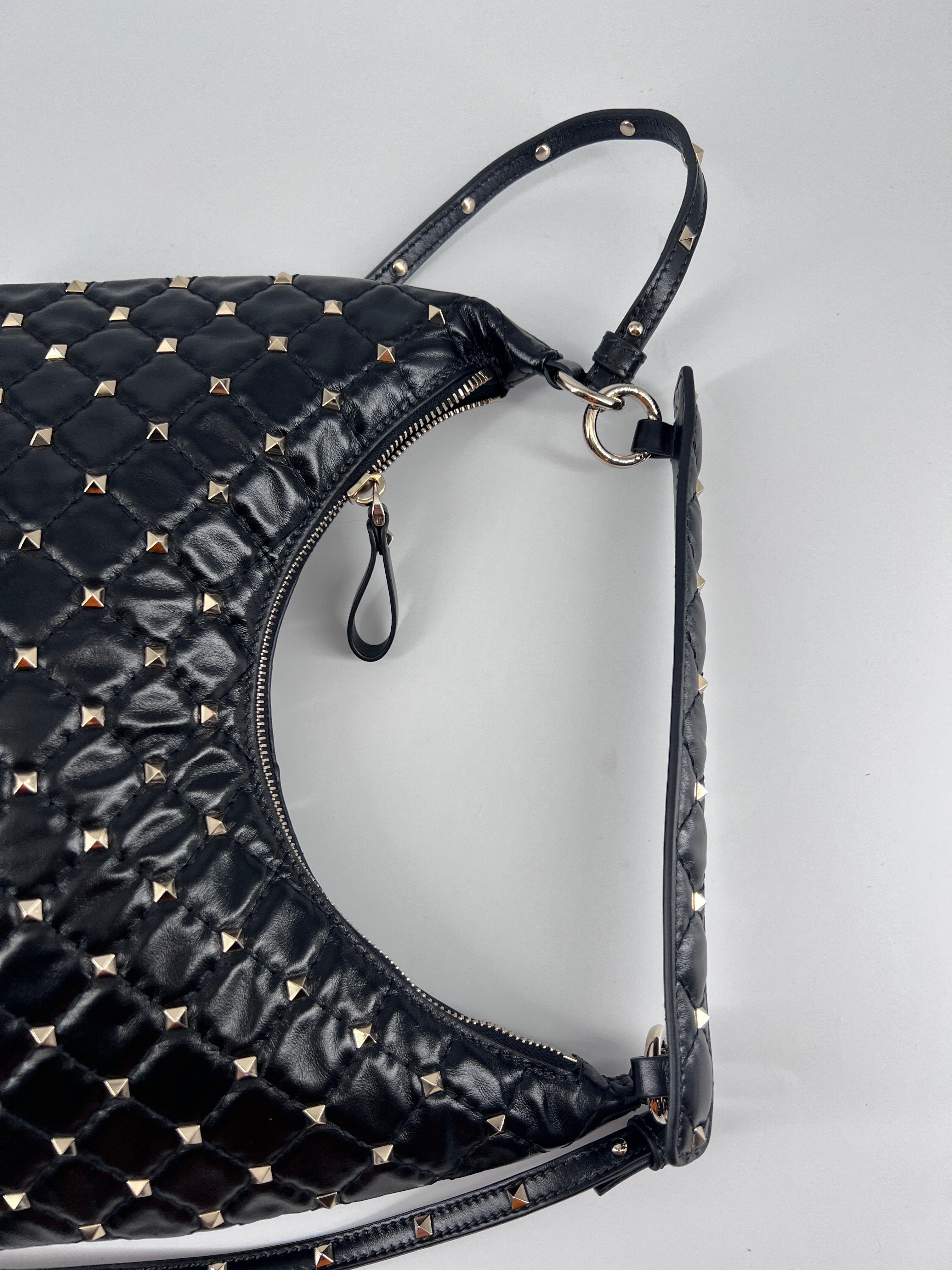 Valentino Garavani Rockstud Bow Double Zip Wristlet Clutch Leather Black Leather Bag (Pre-Owned)