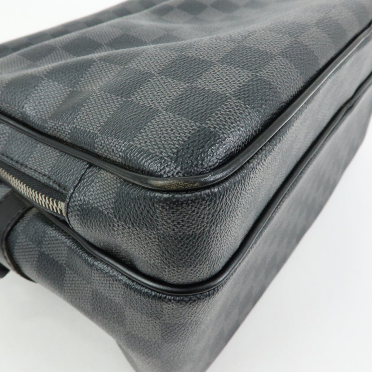 Louis Vuitton Leoh Damier Black Canvas Crossbody Bag Bag (Pre-Owned)