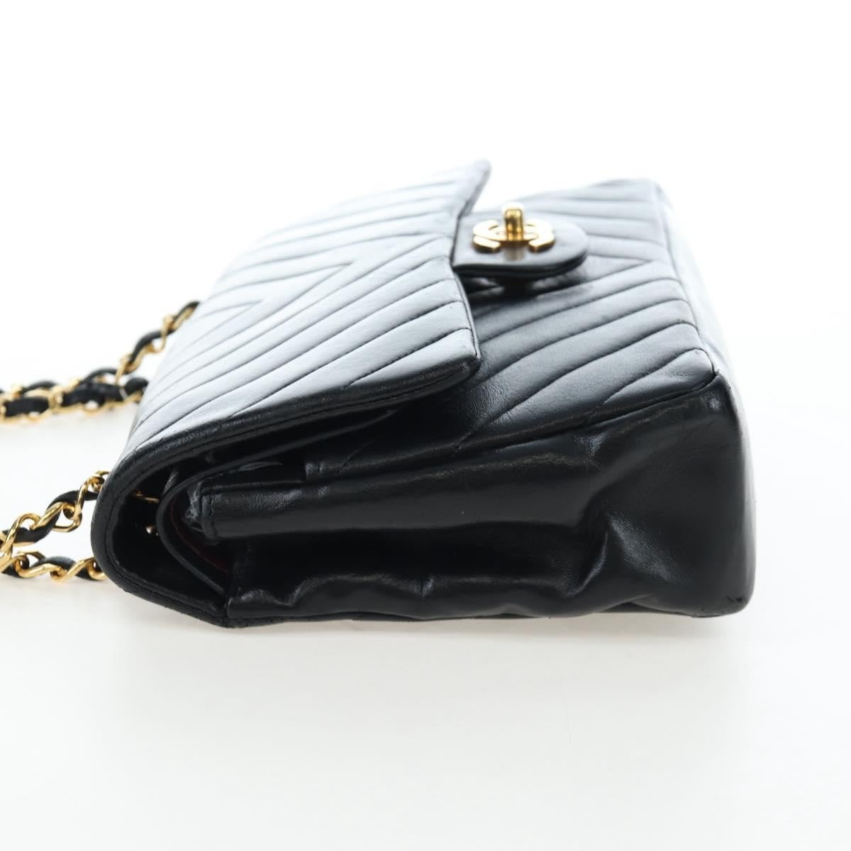Chanel Double Stitch Full Flap Chevron Lambskin Black Leather Handbag (Pre-Owned)