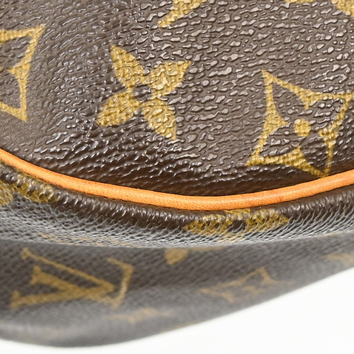 Louis Vuitton Saumur Monogram Brown Canvas Shoulder Bag Bag (Pre-Owned)
