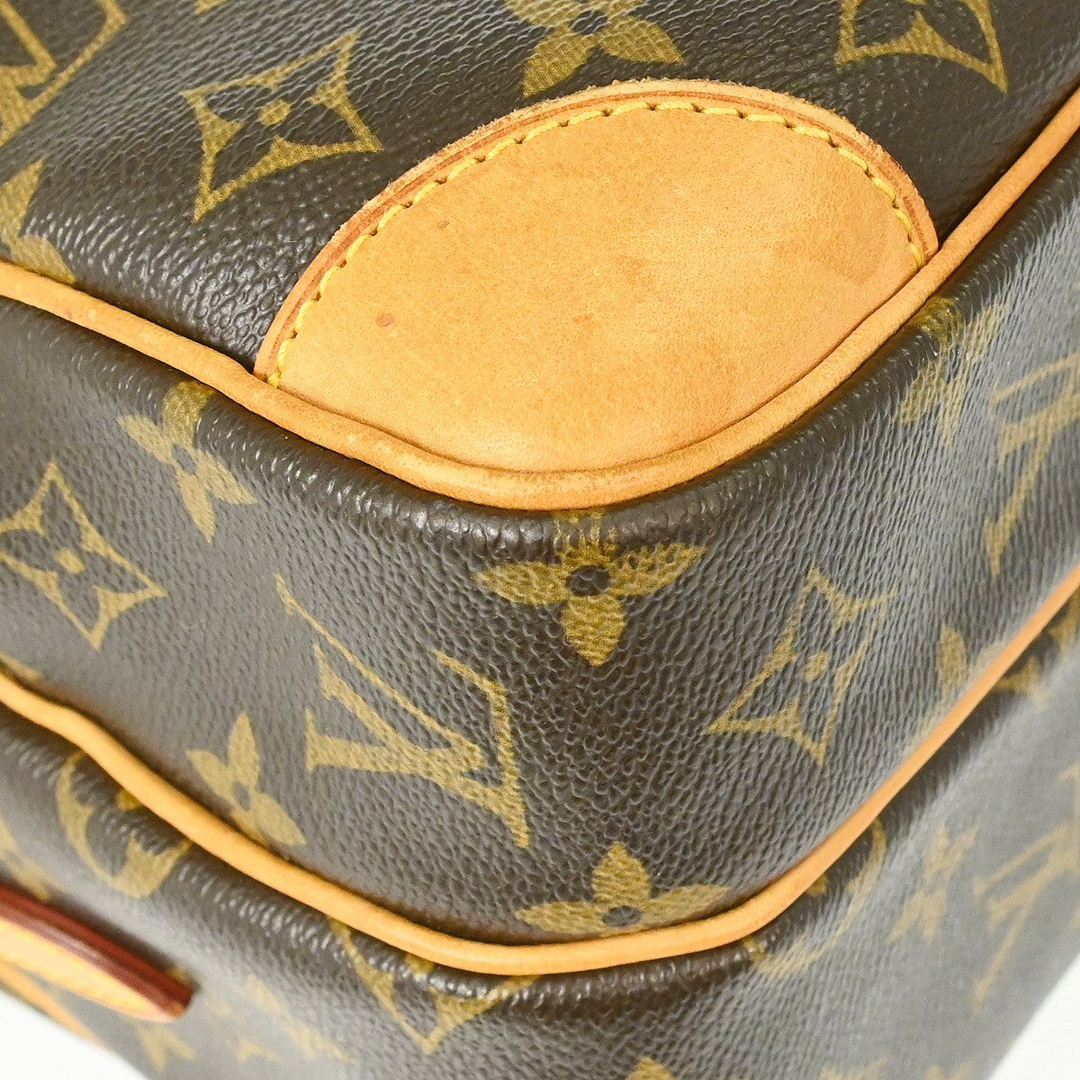 Louis Vuitton Nil Messenger Monogram Canvas Brown Canvas Handbag (Pre-Owned)