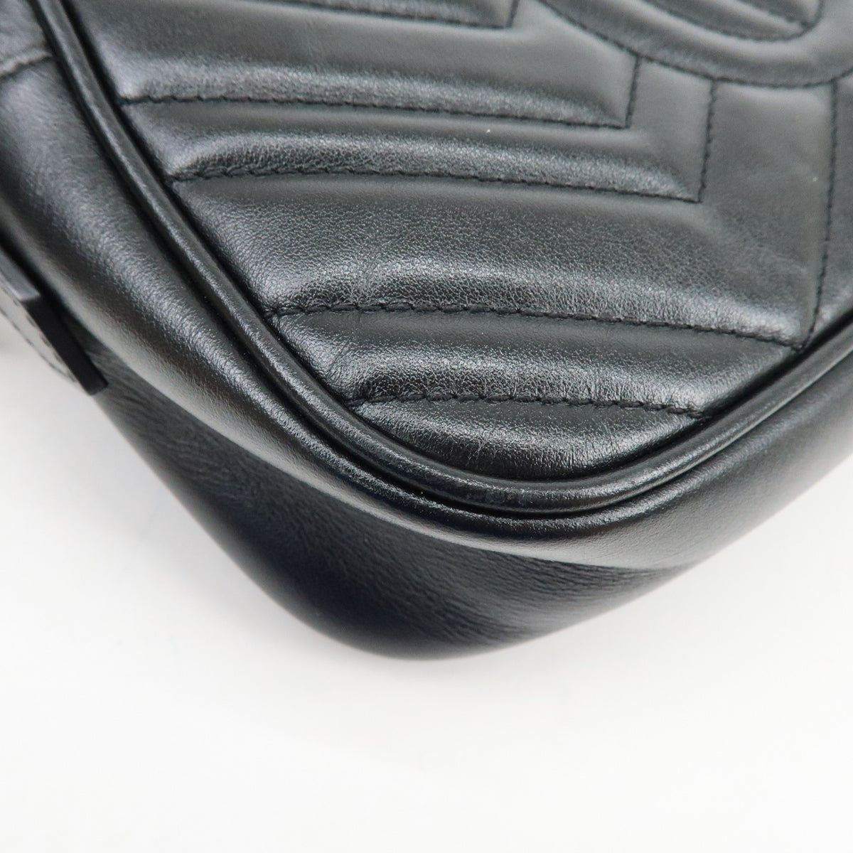 Gucci Gg Marmont Matelasse Leather Black Leather Shoulder Bag Bag (Pre-Owned)