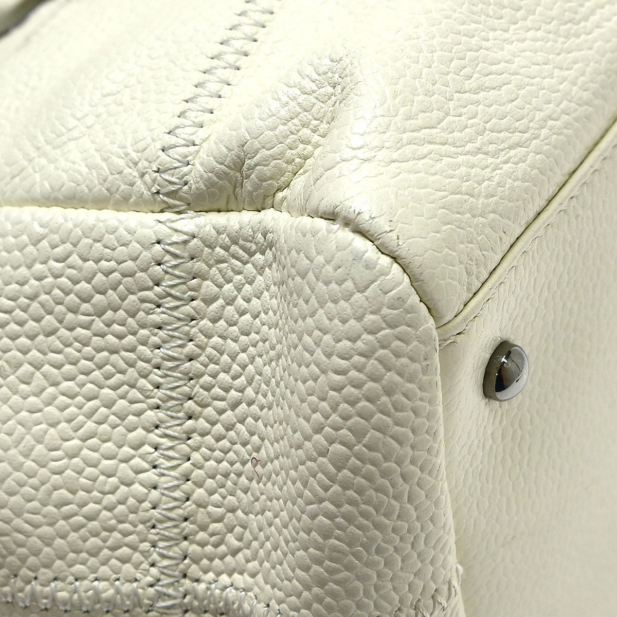 Chanel Square Stitch Bowler Quilted Caviar White Calfskin Shoulder Bag Bag (Pre-Owned)