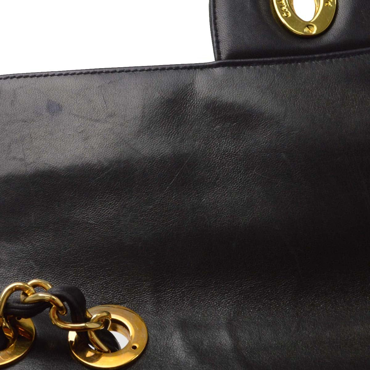 Chanel Vintage Classic Single Flap Vertical Quilt Lambskin Black Leather Handbag (Pre-Owned)