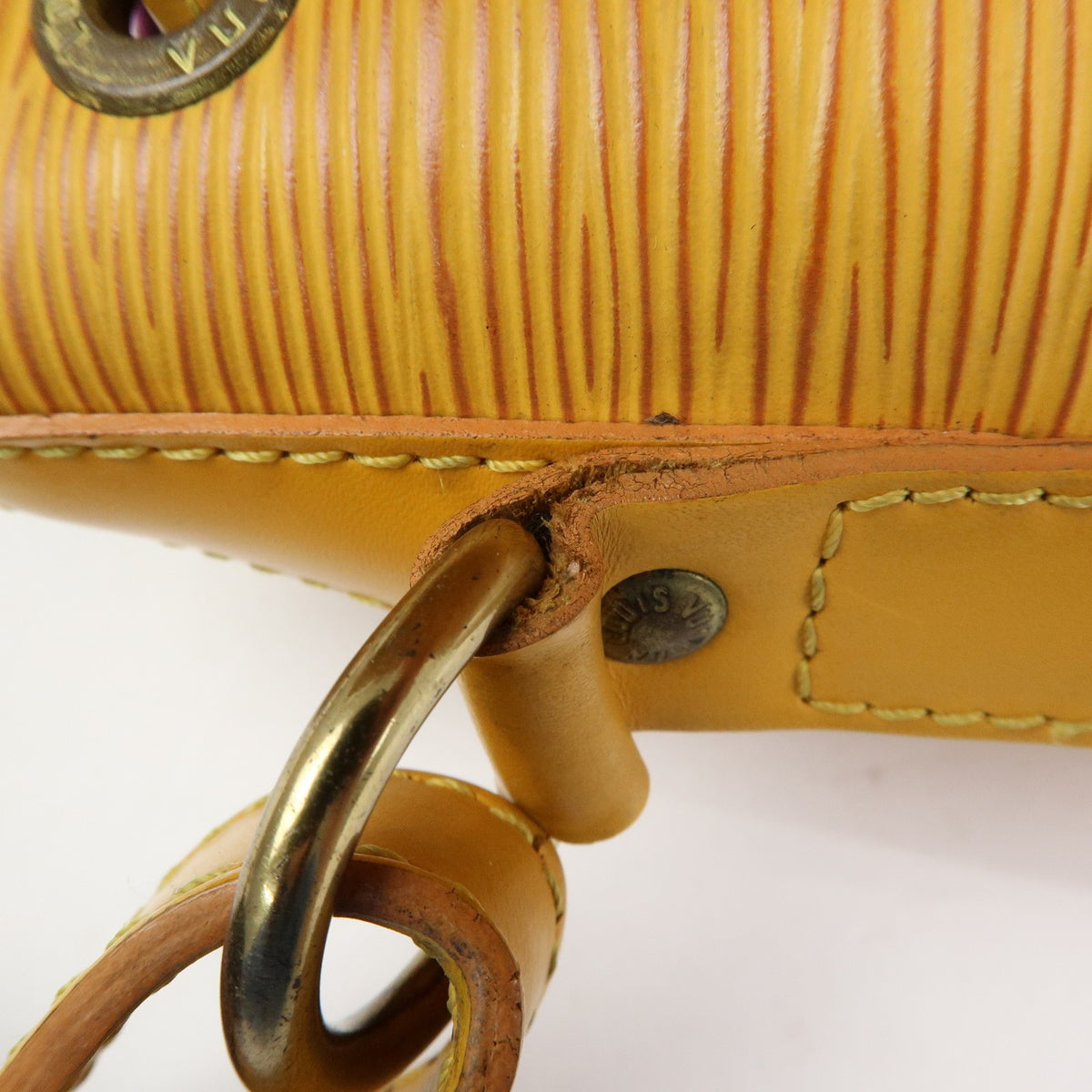 Louis Vuitton Petit Noe Epi Leather Yellow Leather Handbag (Pre-Owned)