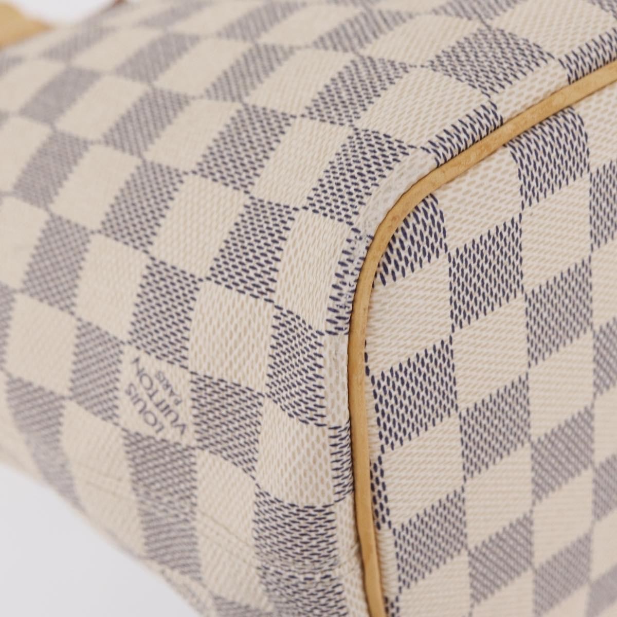 Louis Vuitton Saleya Damier White Canvas Handbag (Pre-Owned)