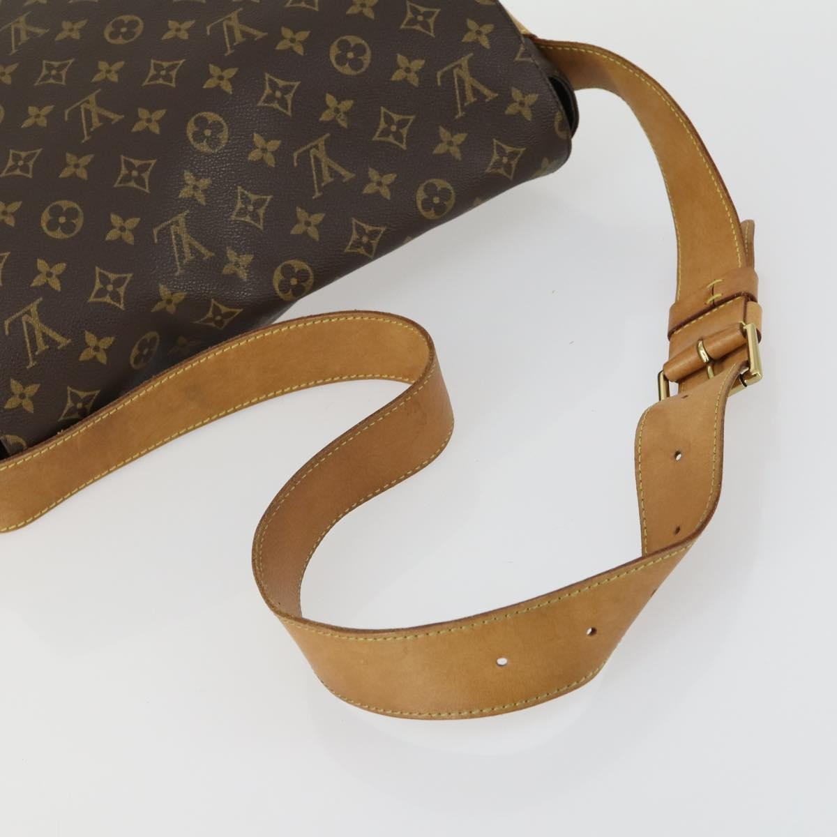 Louis Vuitton Abbesses Messenger Monogram Canvas Brown Canvas Shoulder Bag Bag (Pre-Owned)