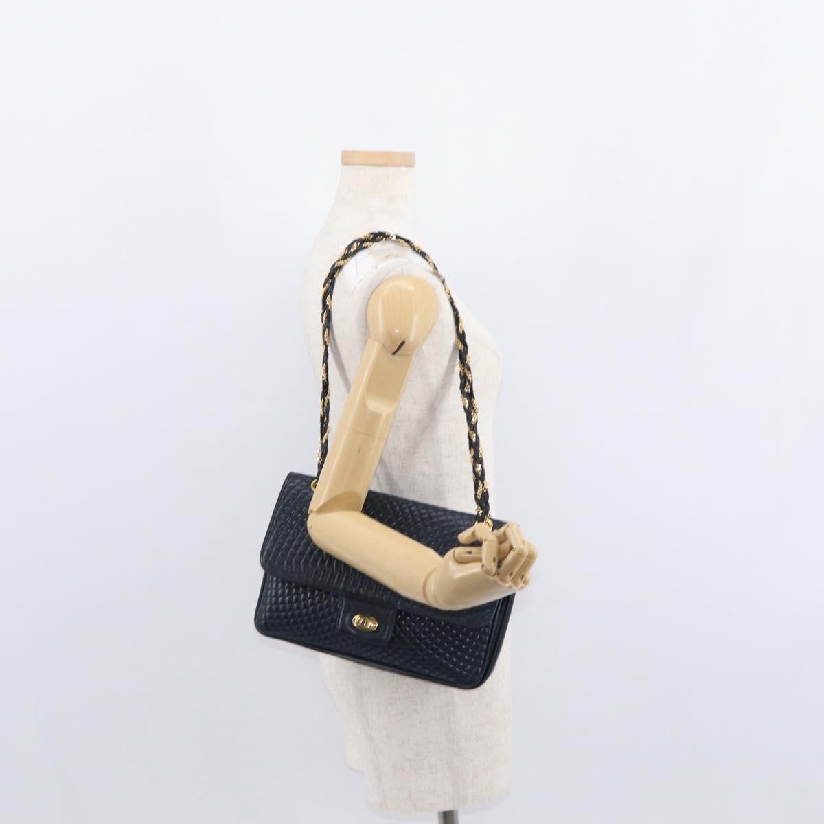 Bally Vintage Leather Navy Leather Shoulder Bag Bag (Pre-Owned)