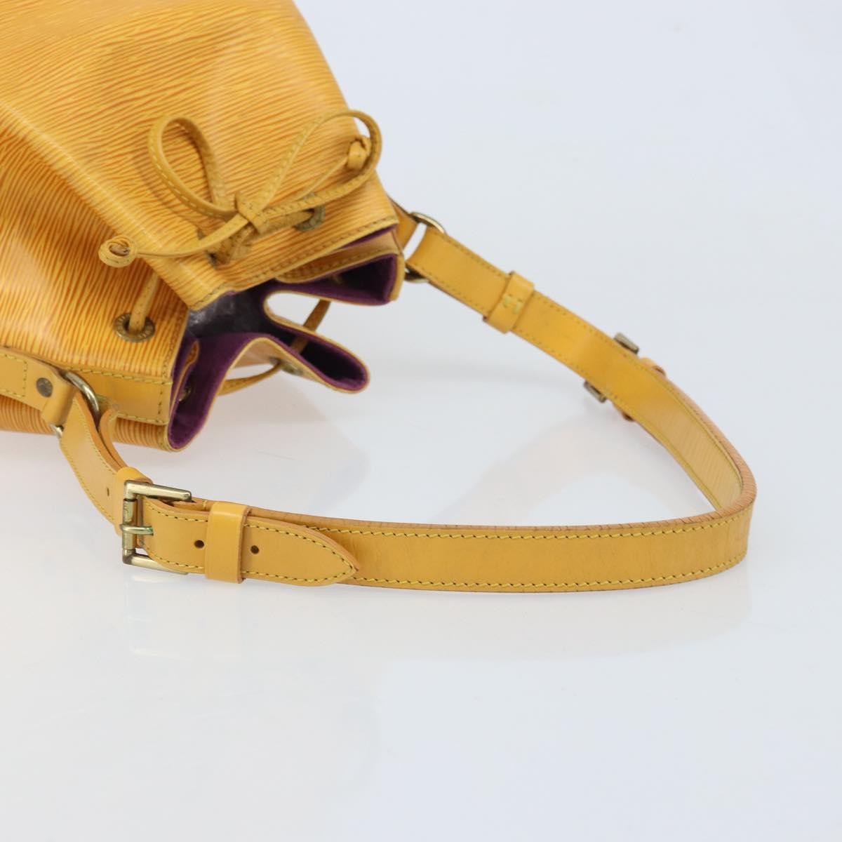 Louis Vuitton Petit Noe Epi Leather Yellow Leather Shoulder Bag Bag (Pre-Owned)