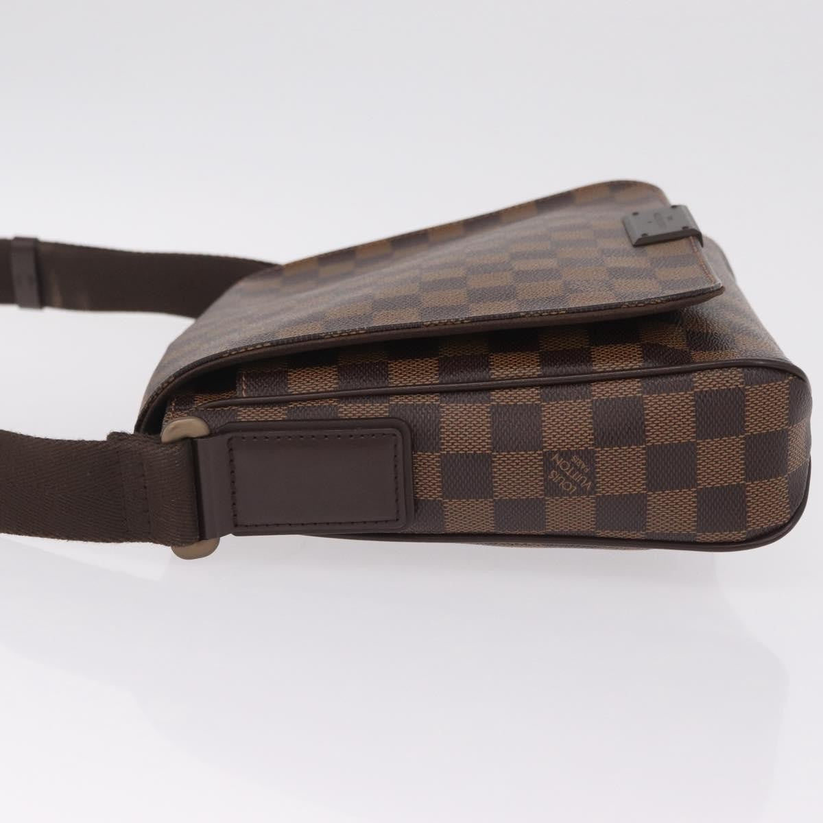 Louis Vuitton District Messenger Damier Brown Canvas Handbag (Pre-Owned)